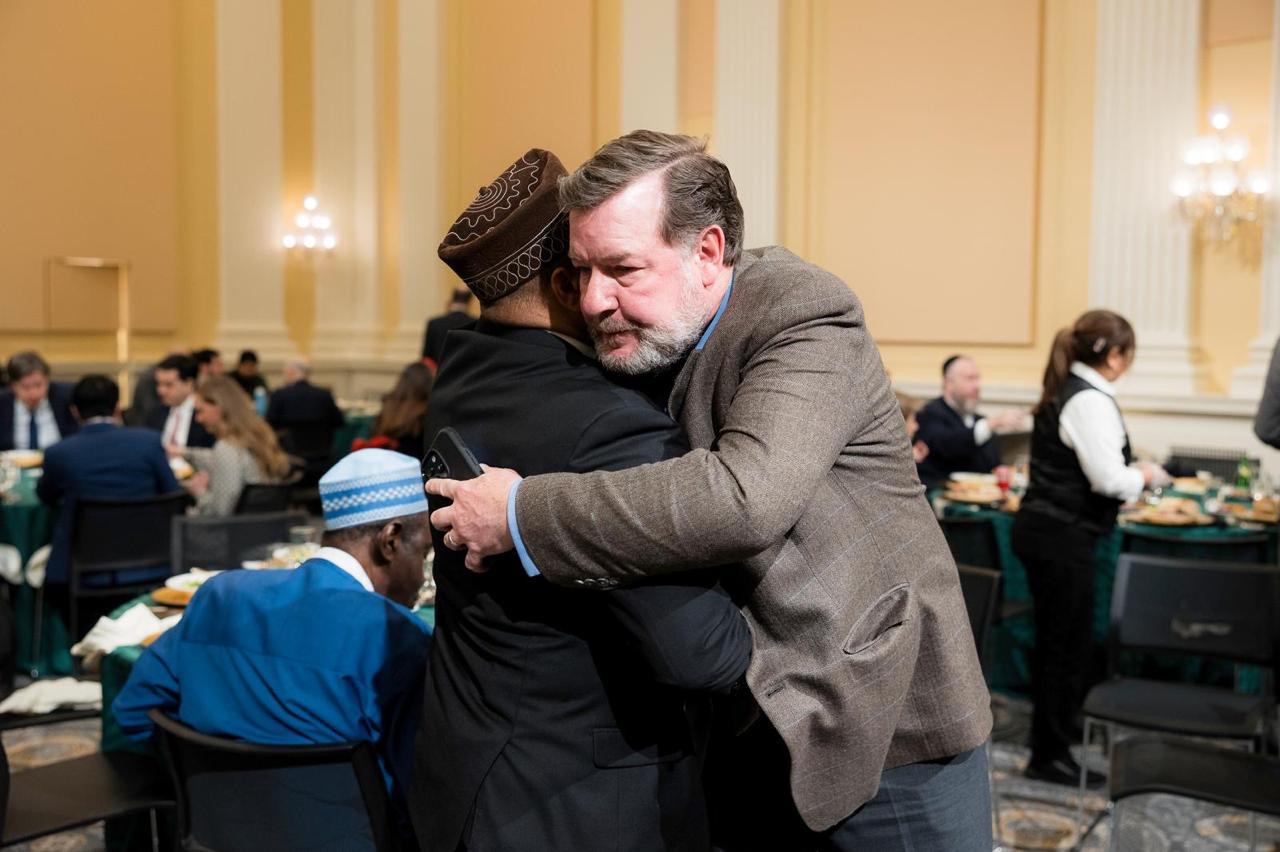 Attended by lawmakers, White House officials, and leaders of the Muslim community, the Muslim World League brings together representatives of faiths and policymakers for the first-ever Ramadan Iftar in the U.S. Congress.