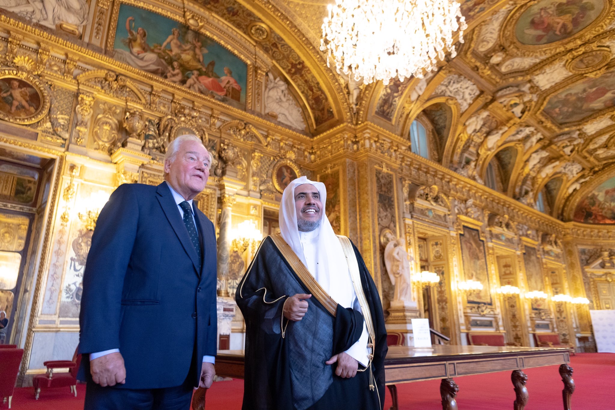 رئيس لجنة الشؤون الخارجية والدفاع بمجلس الشيوخ الفرنسي خلال لقائه بمعالي الشيخ د.⁧‫محمد العيسى