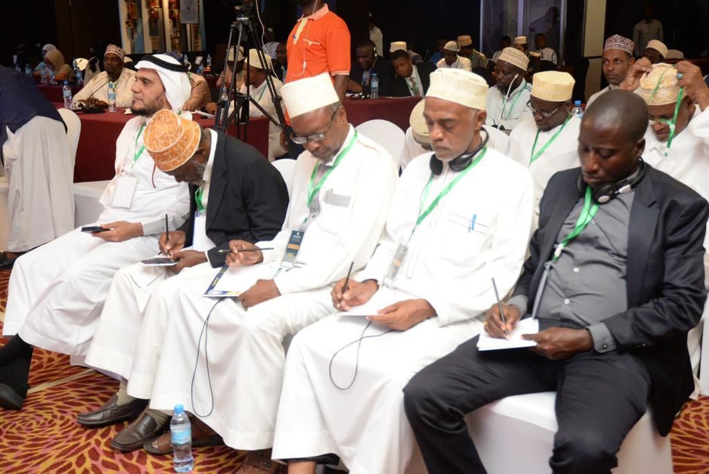 بحضور رئيس زنجبار، د. العيسى يطلق من تنزانيا ملتقى الرابطة الإقليمي لخدمة الوحيين في أفريقيا