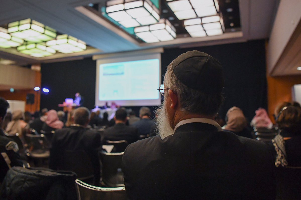 the Geneva Forum hails the MWL's efforts raising Muslins' awareness, enhancing minorities' integration, building cultural bridges, consolidating diversity &amp; pluralisn in the face of extremism "falsely" attributed 2 Islam &amp; the extremism of "Islamophobia"