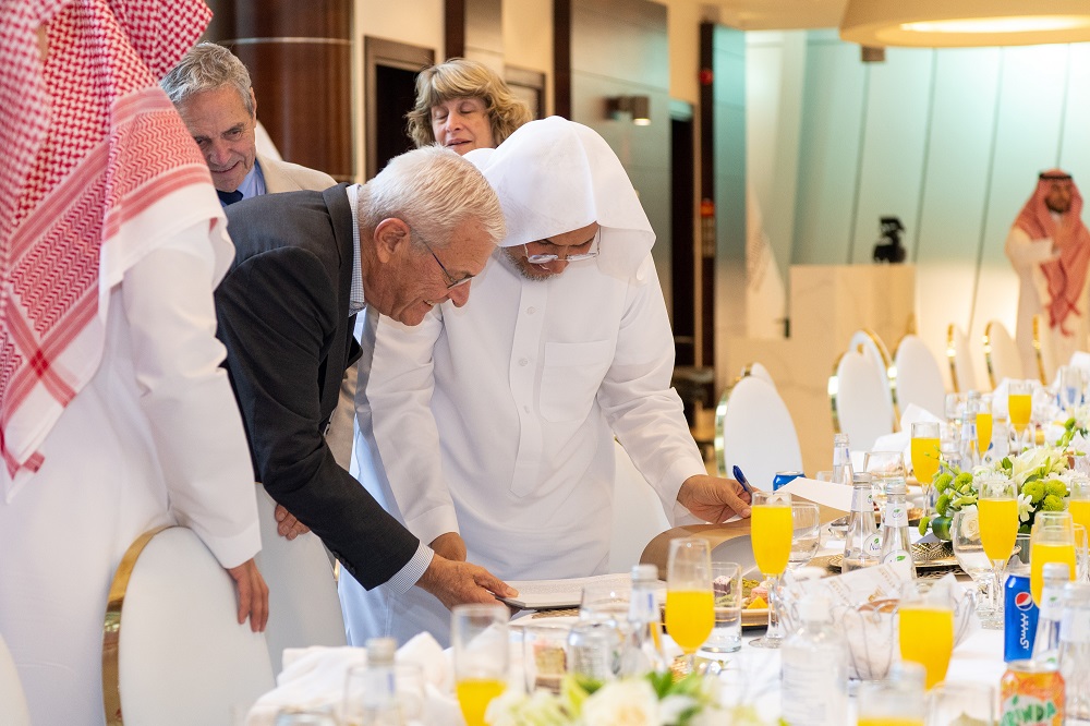 His Excellency Sheikh Dr. Mohammed Al-Issa Meets Washington Institute Executive Director and Senior Staff