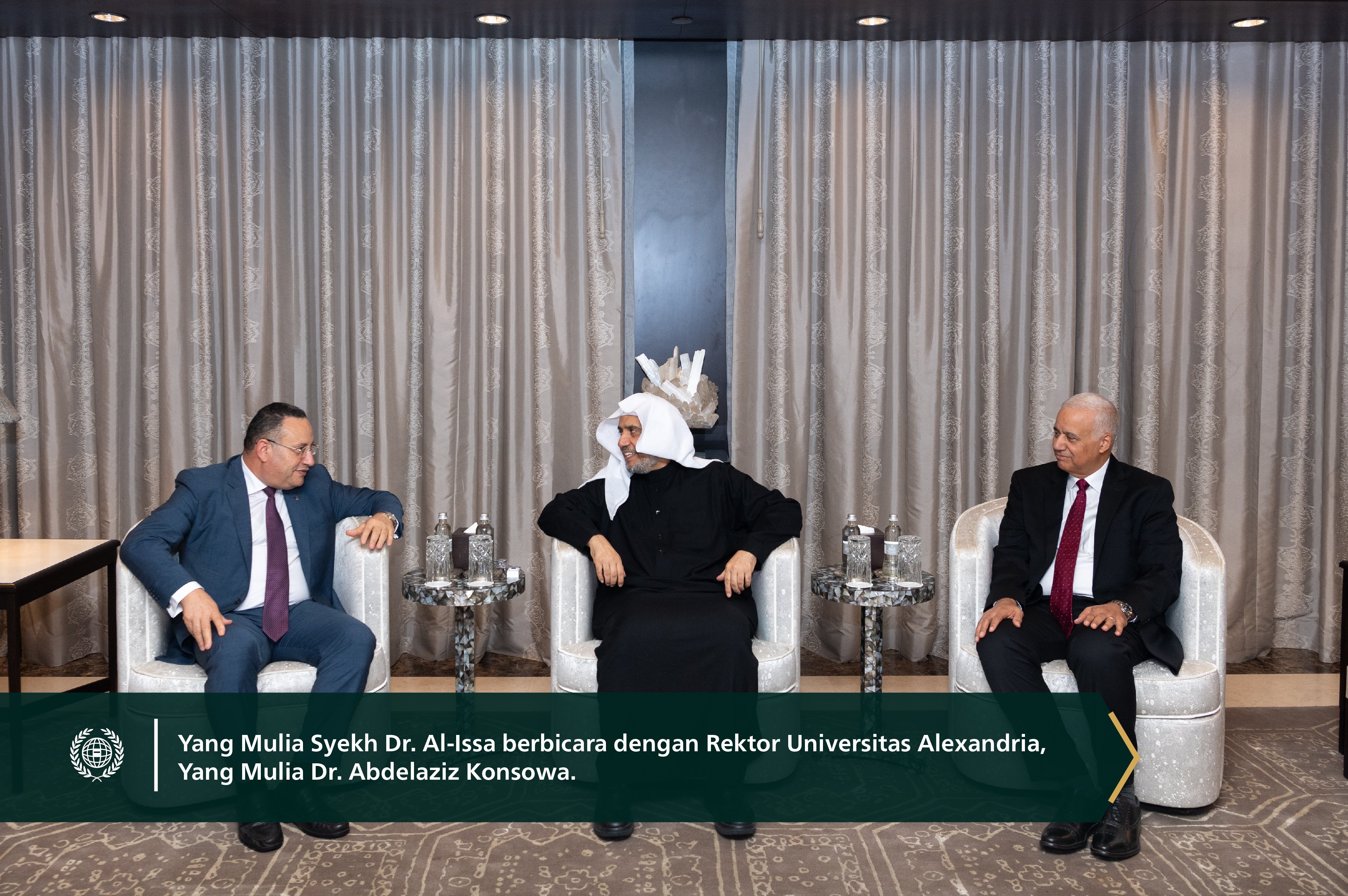 Yang Mulia Sekretaris Jenderal LMD, Yang Mulia Syekh Dr.  Mohammed Al-issa  , menerima Rektor Universitas Alexandria, Yang Mulia Dr. Abdelaziz Konsowa, dan Rektor Universitas Al-Alamein, Yang Mulia Dr. Essam El-Kordi
