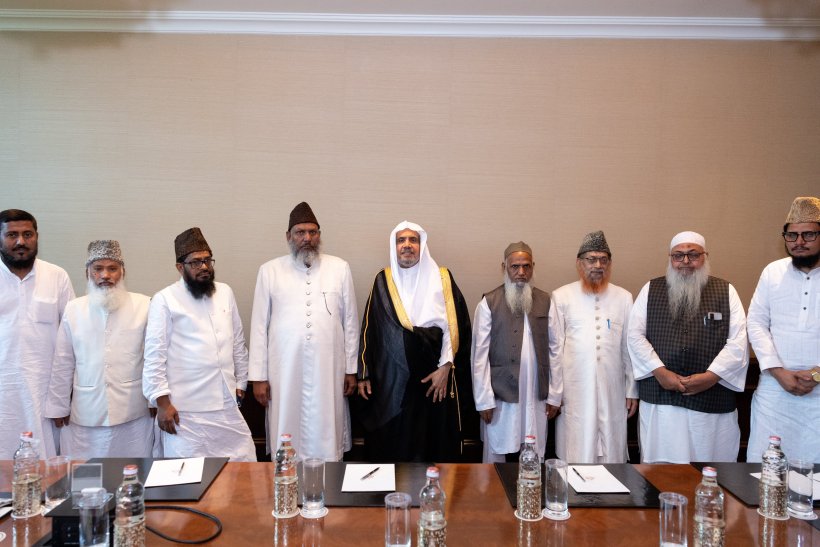 À New Delhi Mohammad Alissa Secrétaire général de la LIM Président de l'Organisation des savants musulmans, a rencontré cheikh Asghar Ali Imam Mahdi Salafi, Président de l’association “Ahle Hadeeth” en Inde