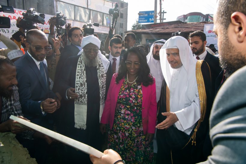 Le Secrétaire général, Président de l'Organisation des savants musulmans, cheikh #MohammadAlissa inaugure la dotation de la première académie dans la capitale éthiopienne Addis-Abeba