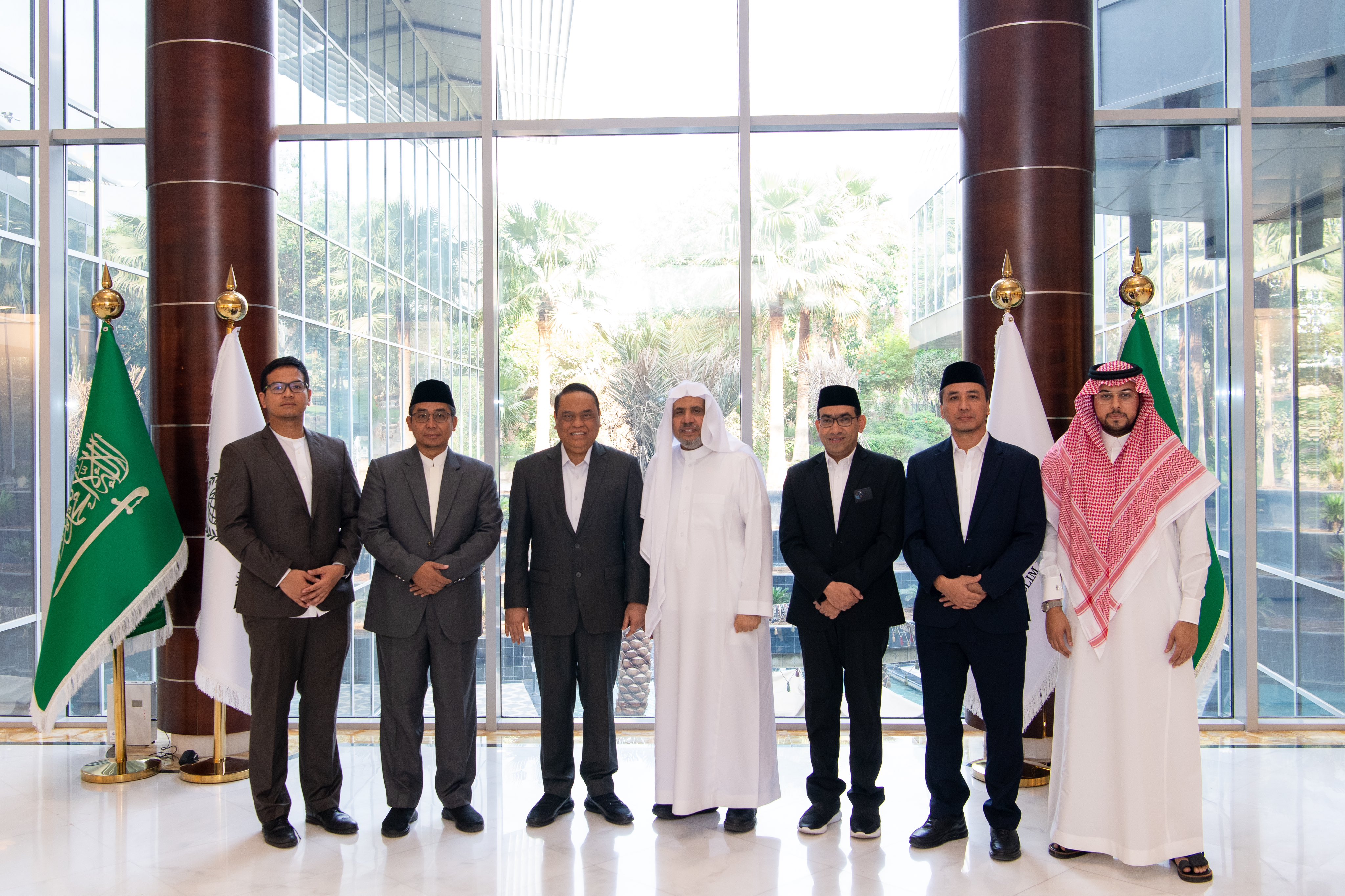 His Excellency Sheikh Dr. Mohammed Al-Issa welcomed Dr. Syafruddin Kambo, Deputy Chairman of the Indonesian Mosque Council and Vice President of the Malay Islamic World Secretariat