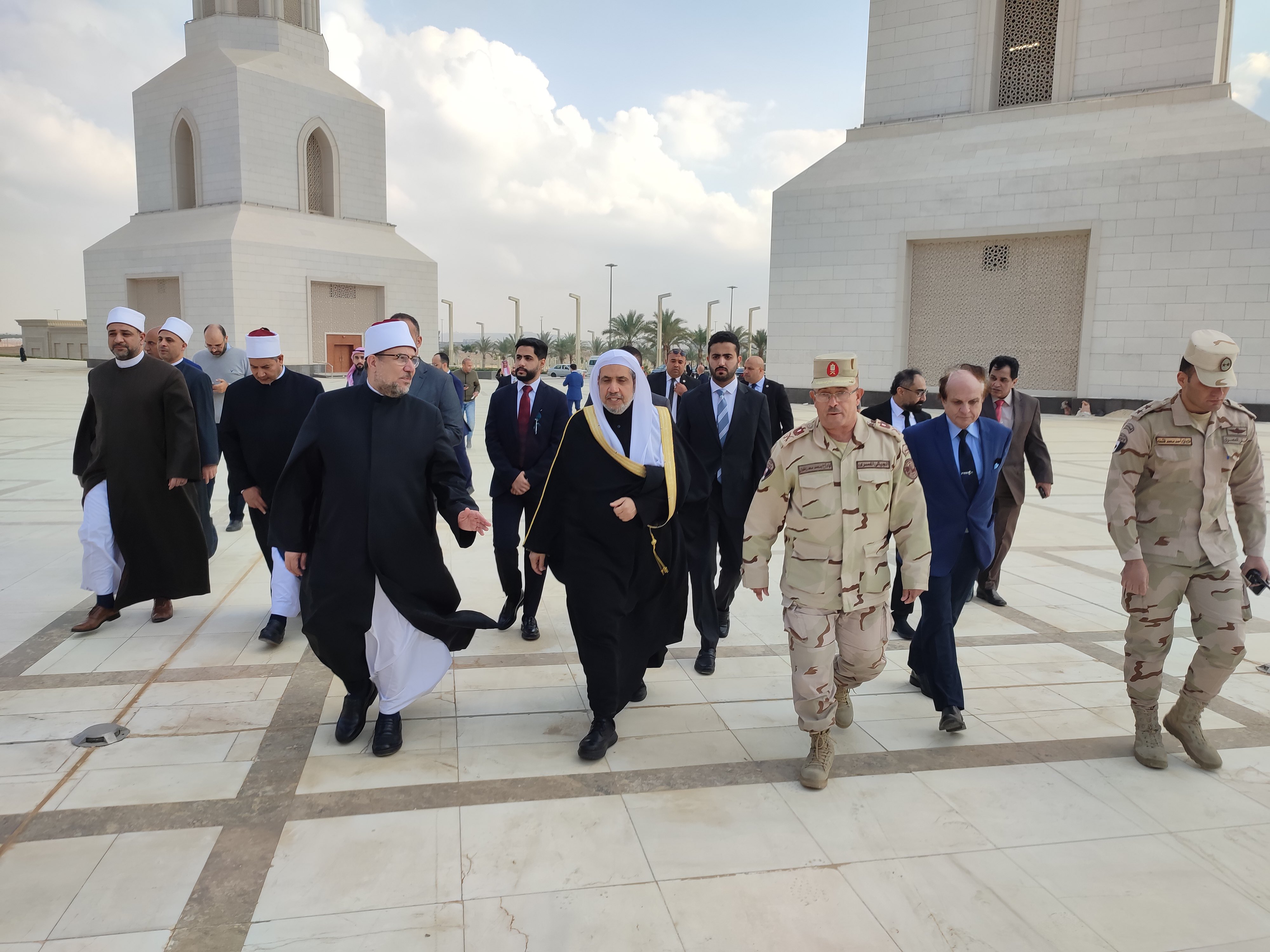 Séquences de la visite du Secrétaire général et président de l'Organisation des savants musulmans, cheikh Mohammed Al-Issa en République Arabe d'Egypte