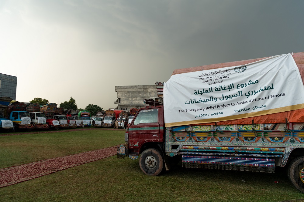 Cheikh Alissa inaugure la campagne d’aide. de la LIM à Islamabad pour le secours du peuple pakistanais