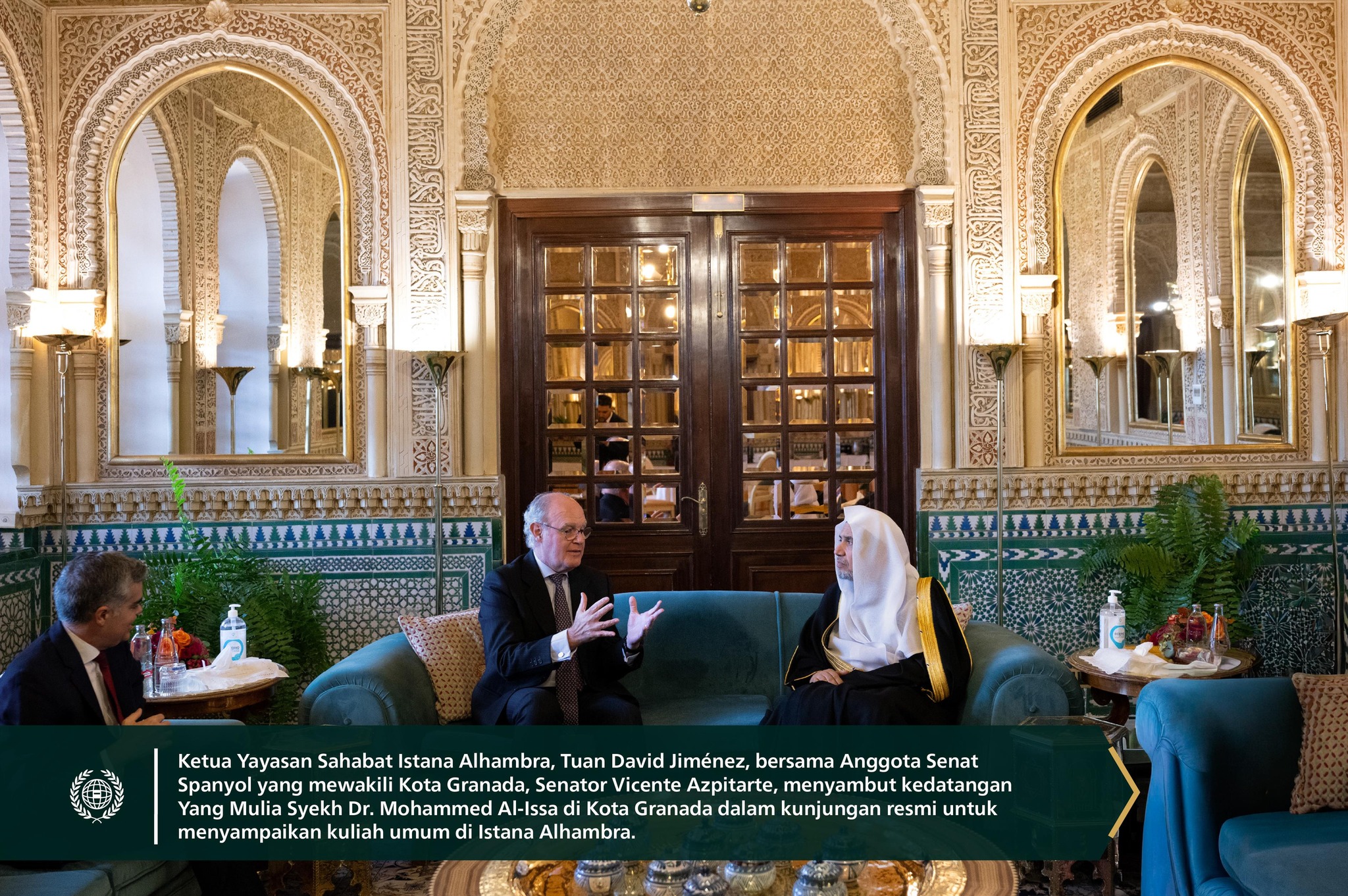 Siang hari ini, beliau akan menyampaikan kuliah umum di Istana Alhambra, serta mengadakan sejumlah pertemuan resmi dan keagamaan tingkat tinggi