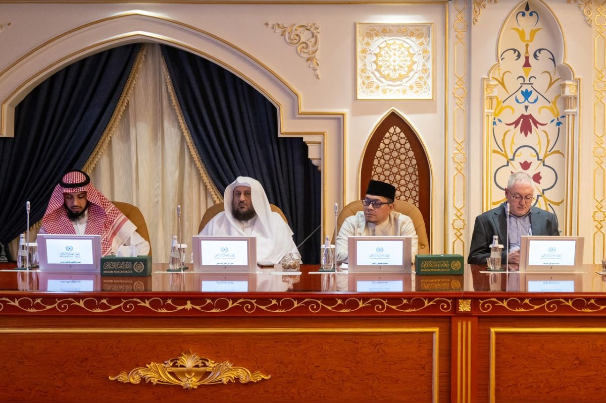 در جریان افتتاح «همایش بین‌المللی اعجاز علمی در قرآن و سنت»:  دکتر العیسی «دانشنامه سازمان همبستگی جهان اسلام درباره اعجاز علمی در قرآن وسنت» را راه‌اندازی کرد