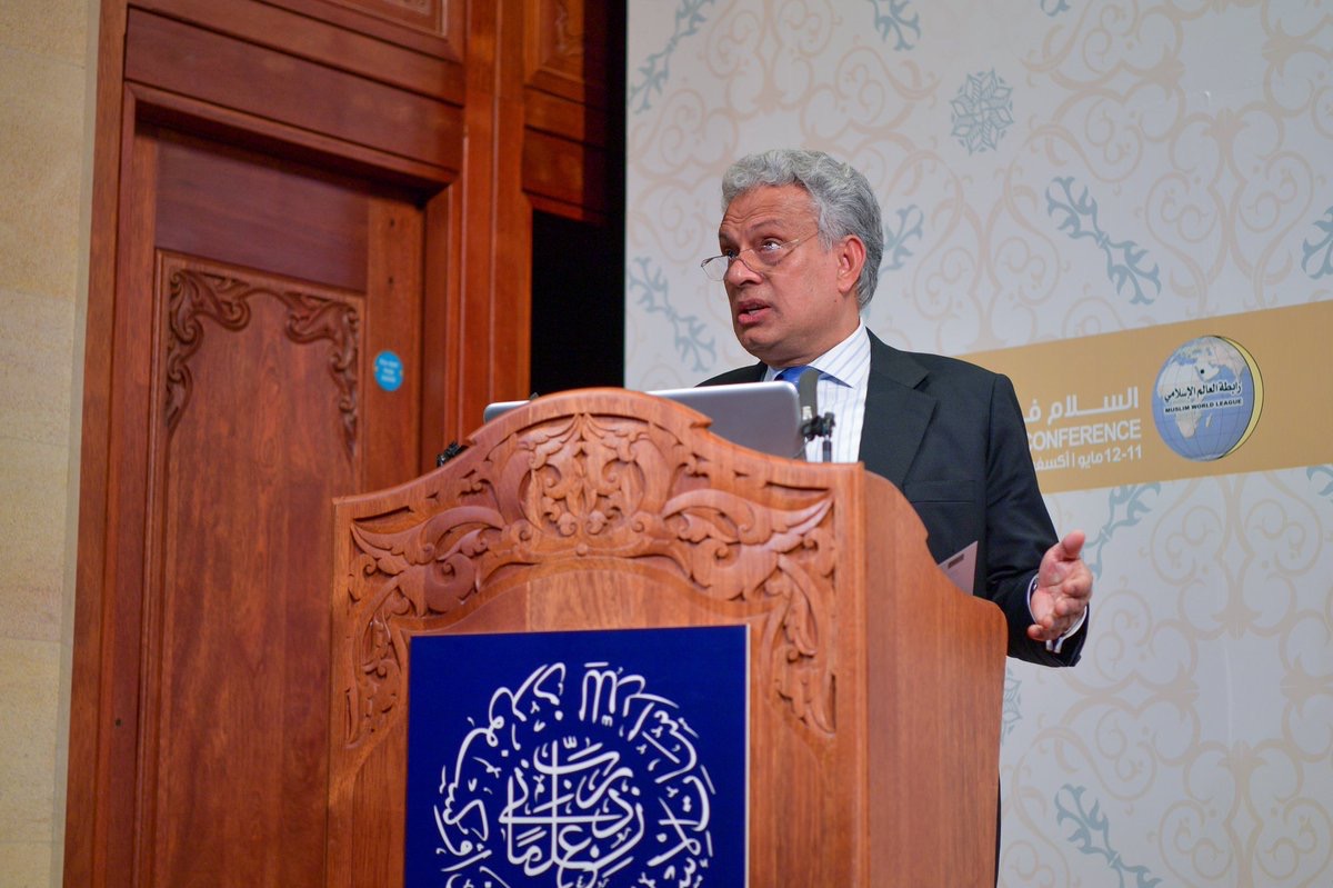 President, Oxford Centre for Islamic Studies, Oxford University, Dr. Farhan Nizami addresses the gathering at the Conference on Peace In The Revealed Religions organized by the MWL at the Auditorium of the University. 