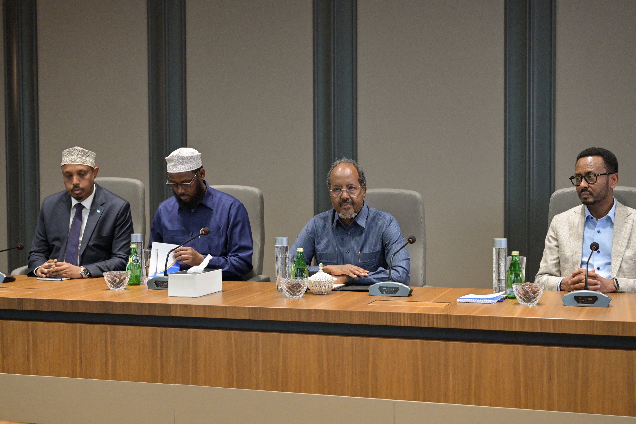 Yang Mulia Presiden Republik Federal Somalia, Bapak Dr. Hassan Sheikh Mohamud, menerima kunjungan Yang Mulia Sekretaris Jenderal LMD sekaligus Ketua Organisasi Ulama Muslim, Syekh Dr. Mohammed Al-Issa  , di Istana Kepresidenan