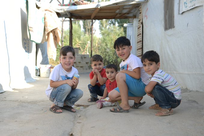 Le Charte Mecque affirme que les gouvernements sont responsables de la santé, de l’éducation et du bien-être des enfants. La LIM soutient plus de 50 000 orphelins dans le monde.