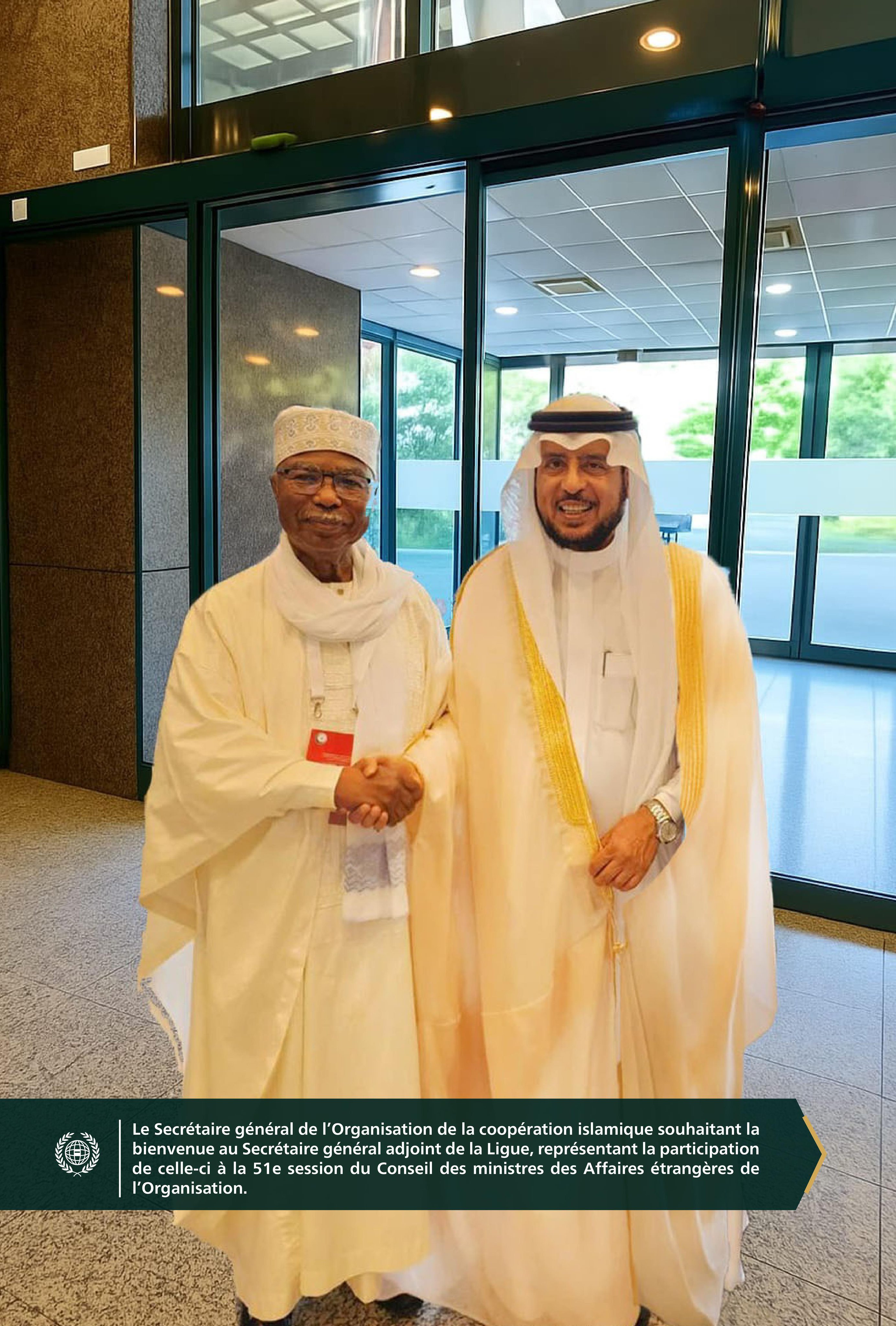 Représentant la Ligueislamiquemondiale à la 51e session du Conseil des ministres des Affaires étrangères des pays membres de l’Organisation de la coopération islamique, tenue dans la ville d’Istanbul, le Secrétaire général adjoint, Dr. Abdulrahman Al-Zaid