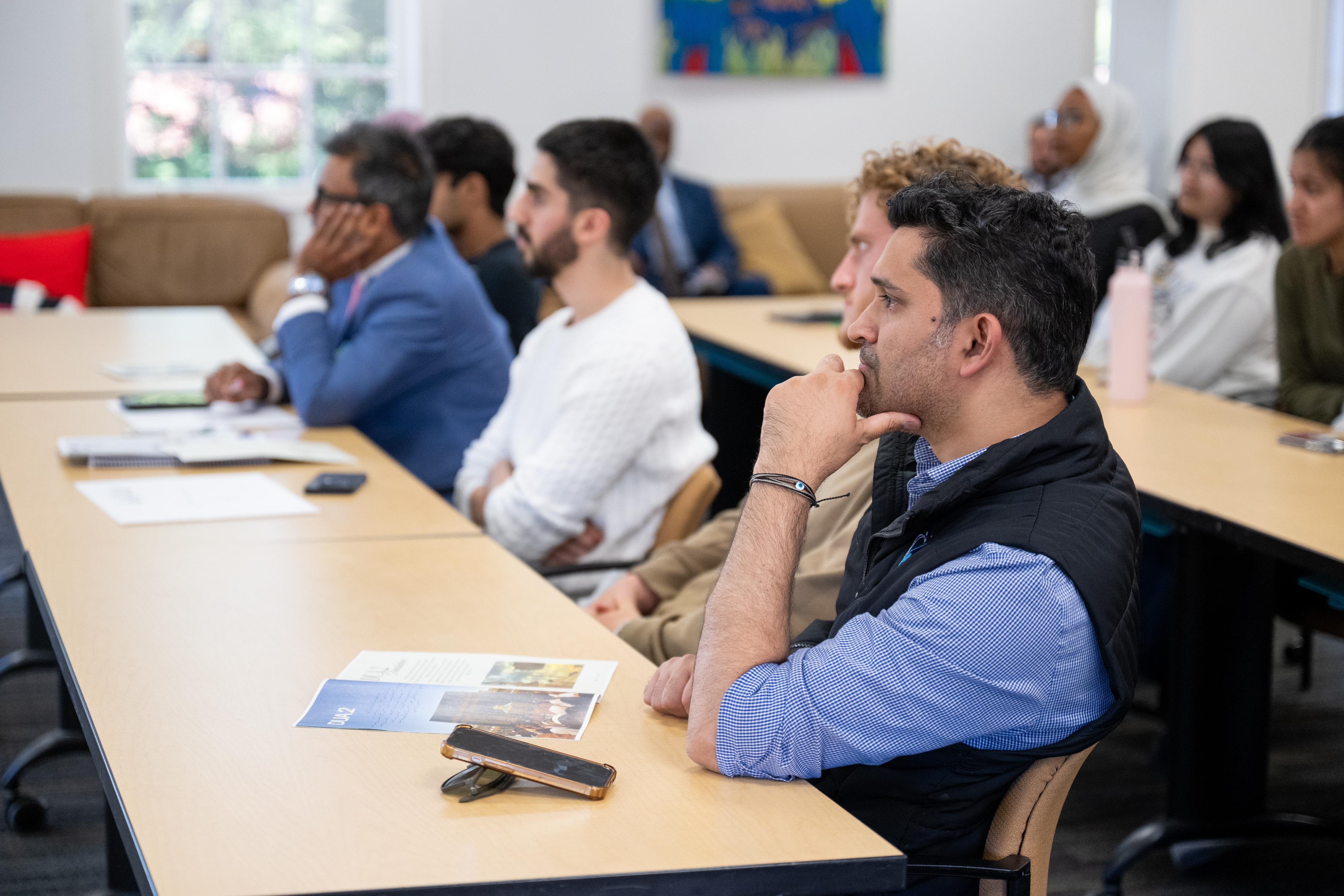 La conférence a permis de présenter une explicitation approfondie de certaines valeurs islamiques, ainsi qu’un éclaircissement de plusieurs concepts liés à l’Islam.