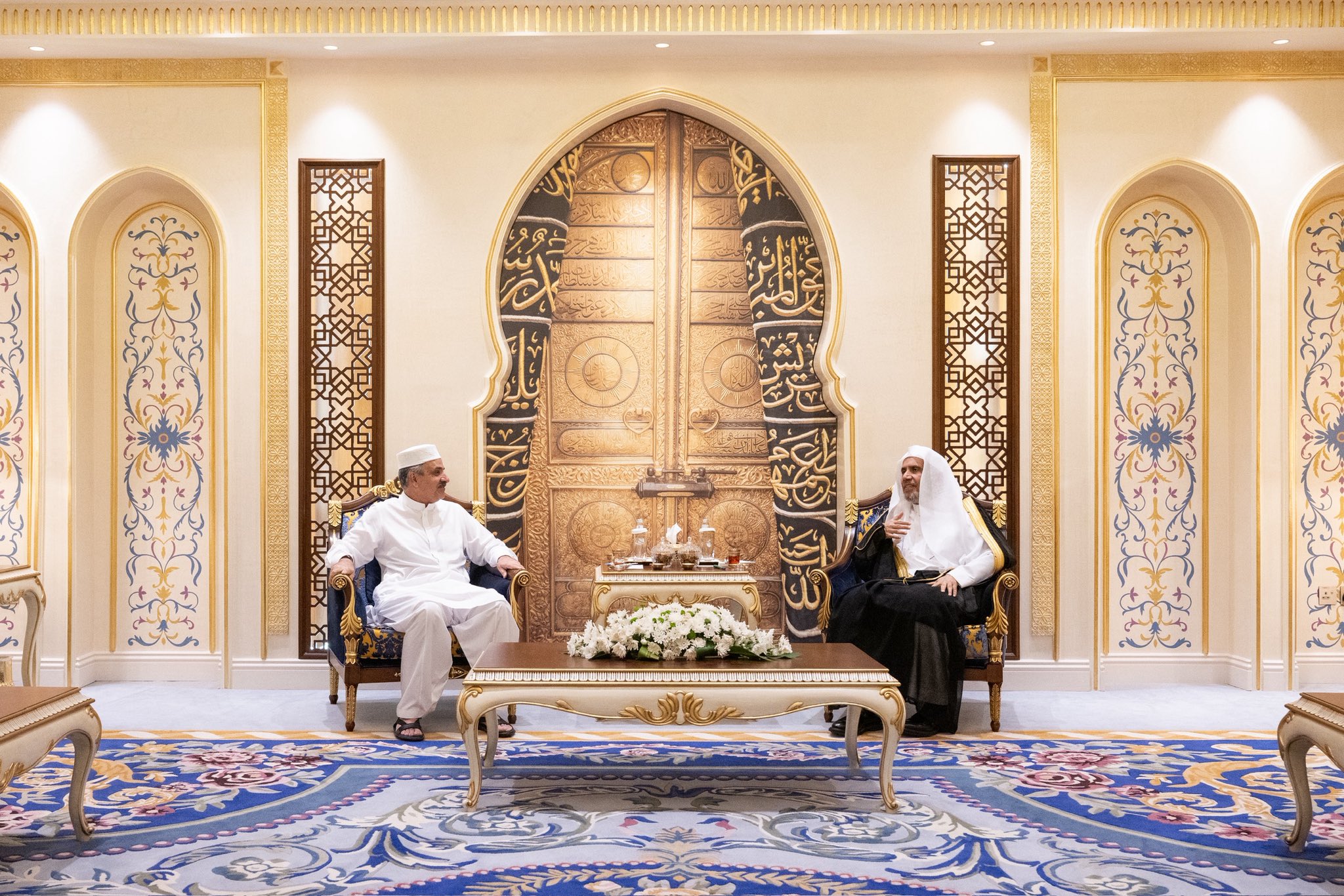 Yang Mulia Sekretaris Jenderal LMD, Ketua Organisasi Ulama Muslim, Syekh Dr. Mohammed Alissa, menerima kunjungan Yang Mulia Ketua Mahkamah Agung Republik Islam Pakistan, Hakim Yahya Afridi, pada malam hari ini.