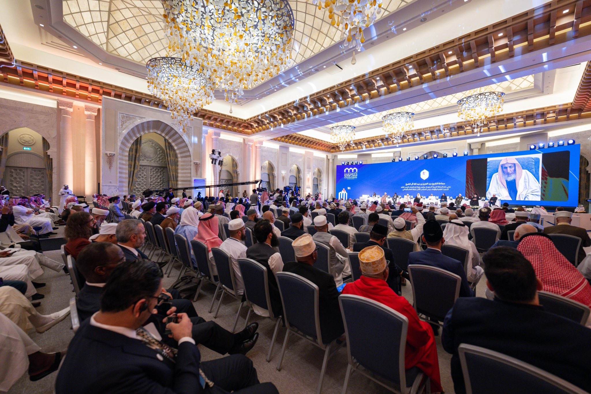 The Charter of Building Bridges between Islamic Schools of Thought and Sects is the first of its kind in Islamic history. It is endorsed by scholars of the Islamic Ummah and serves the common good across diverse schools of thought and sects.