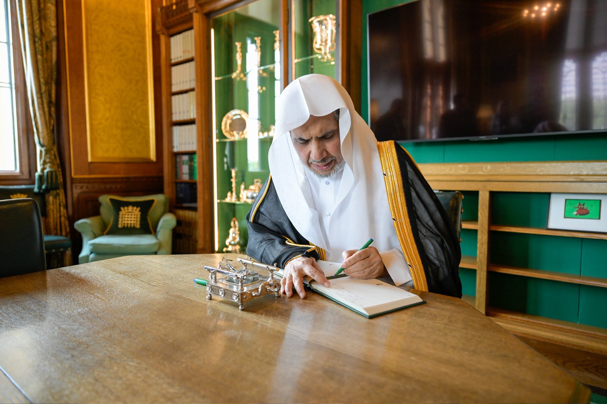H.E. Sheikh Dr. Mohammed Al-issa, Secretary-General of the Muslim World League (MWL) and Chairman of the Organization of Muslim Scholars, met with H.E. Sir Lindsay Hoyle, Speaker of the British Parliament and Speaker of the House of Commons, at his office in Westminster, in the capital city of London.