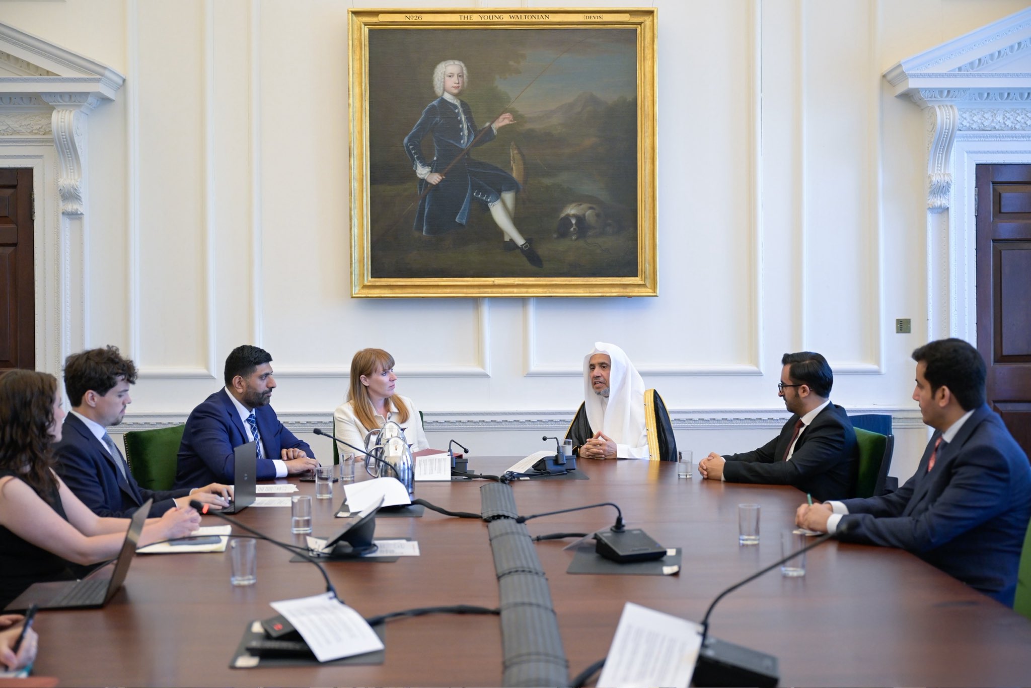 La viceprimera ministra del Reino Unido, la Sra. Angela Rayner, se reunió con el Sheij Mohammed Al-Issa