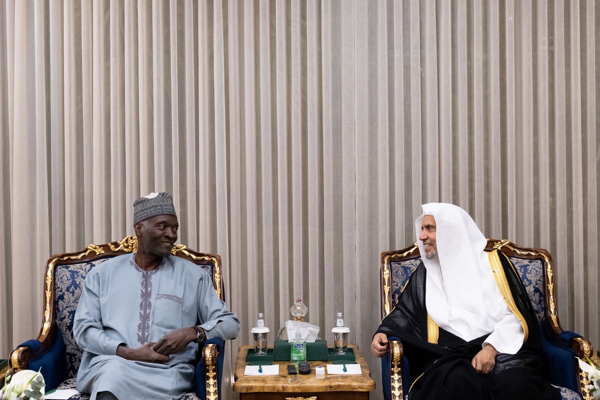 Yang Mulia Sekretaris Jenderal LMD, Ketua Organisasi Ulama Muslim, Syekh Dr. Mohammed Alissa , menerima kunjungan Yang Mulia Menteri Pendidikan Tinggi, Riset Ilmiah, dan Inovasi Teknologi Republik Niger