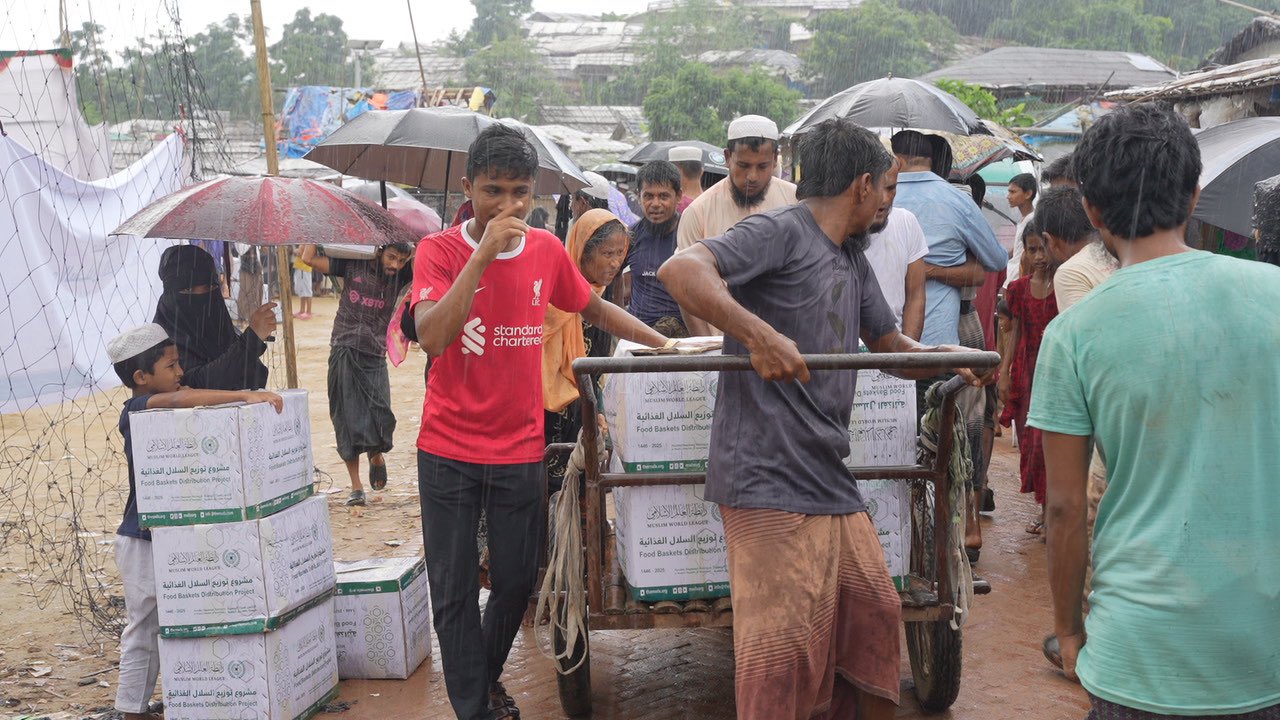 Liga Muslim Dunia telah menyelesaikan distribusi paket makanan bagi para pengungsi paksa "Rohingya"