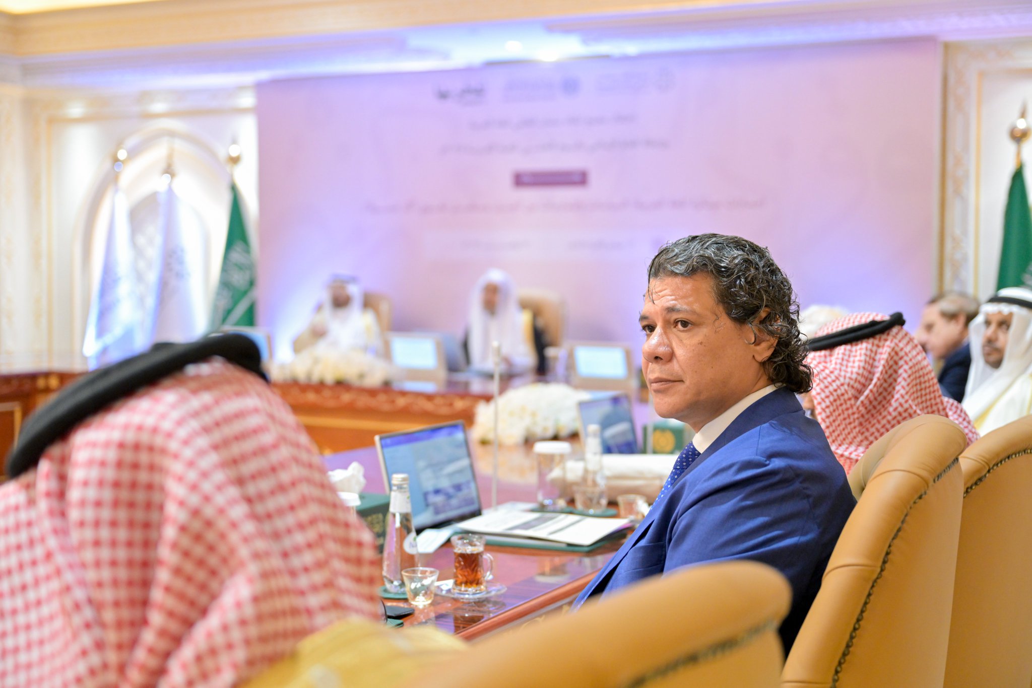 Telah dimulai rangkaian pertama acara peringatan Hari Bahasa Arab Sedunia yang diselenggarakan oleh Akademi Global Raja Salman untuk Bahasa Arab bekerja sama dengan Liga Muslim Dunia