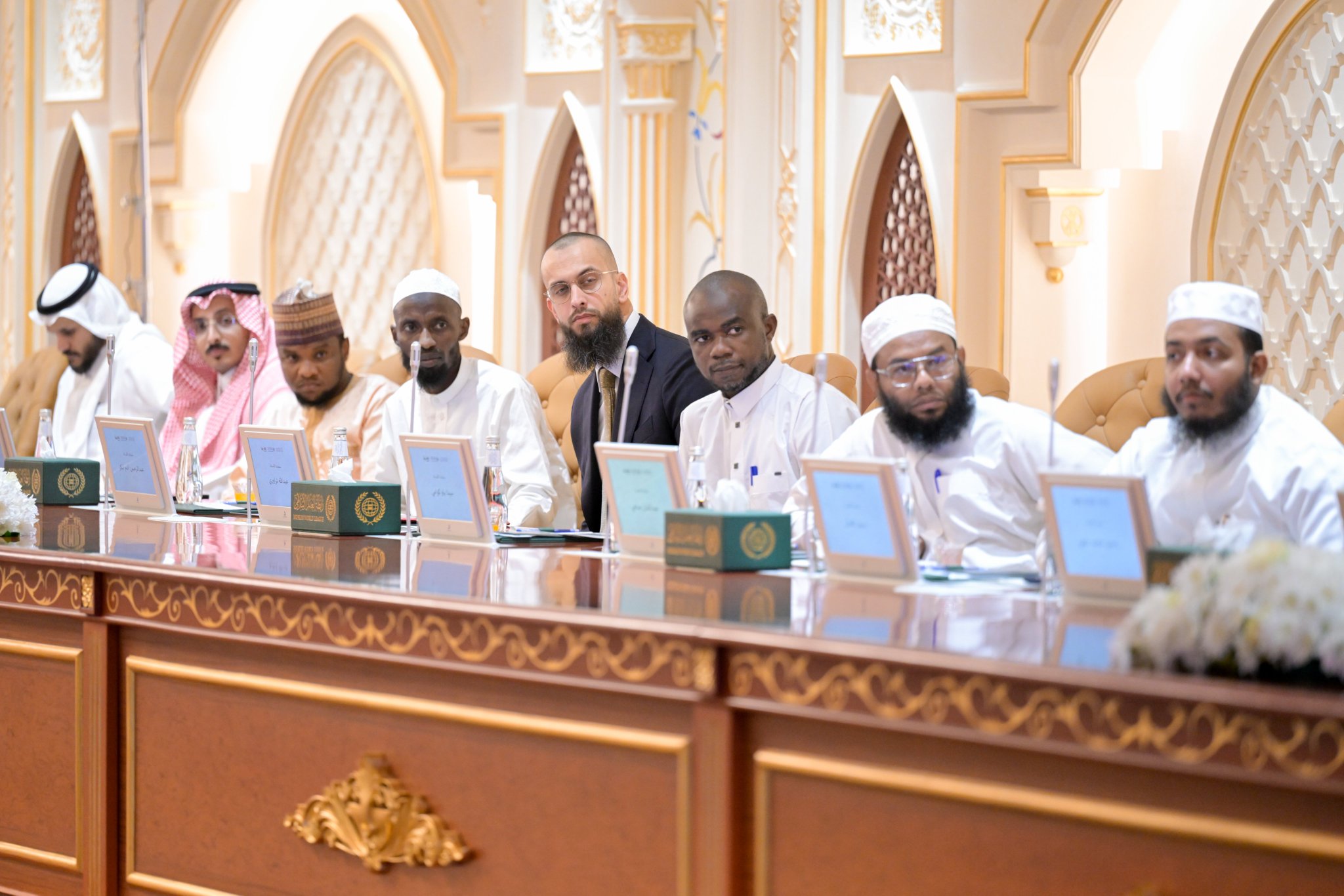 Telah dimulai rangkaian pertama acara peringatan Hari Bahasa Arab Sedunia yang diselenggarakan oleh Akademi Global Raja Salman untuk Bahasa Arab bekerja sama dengan Liga Muslim Dunia