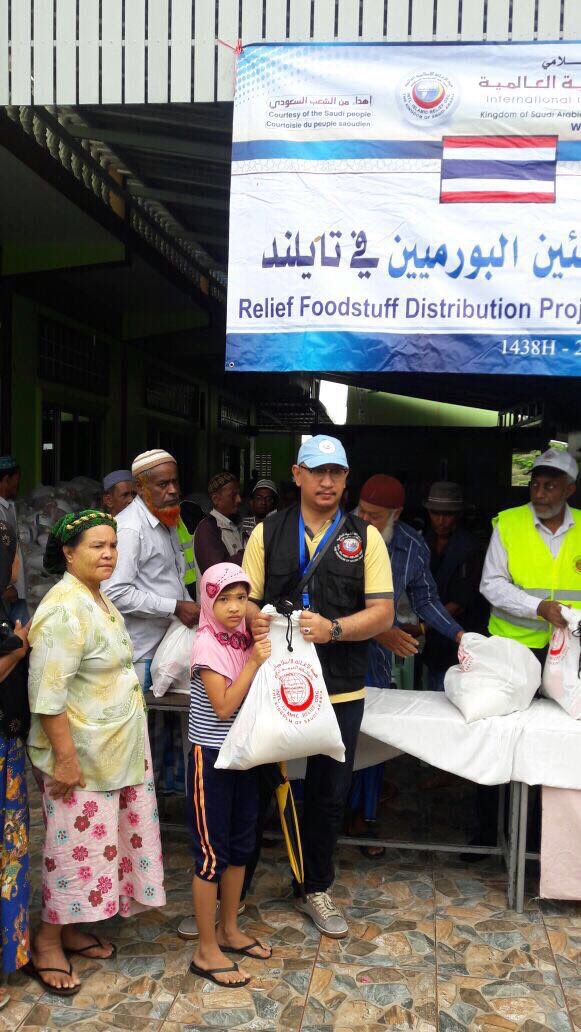 2500 families from Rohingya in Myanmar benefited from the urgent relief aid rendered by MWL that continues to do so in future