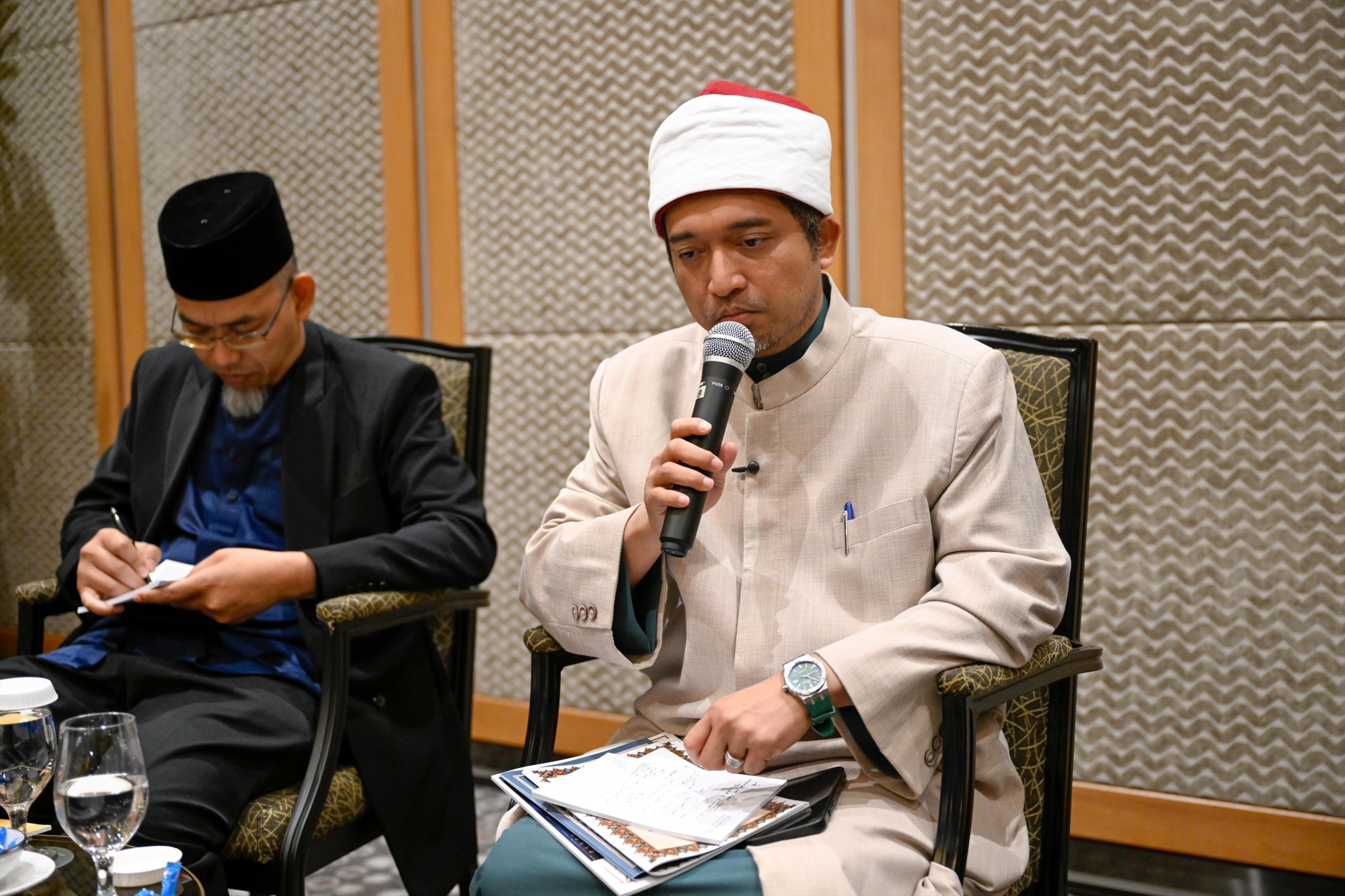 H.E. Sheikh Dr. Mohammed Al-Issa, Secretary-General, held a meeting with senior Malaysian scholars from across the states, led by H.E. Sheikh Ahmad Fauwaz Fadzil, Grand Imam and Grand Mufti of Malaysia