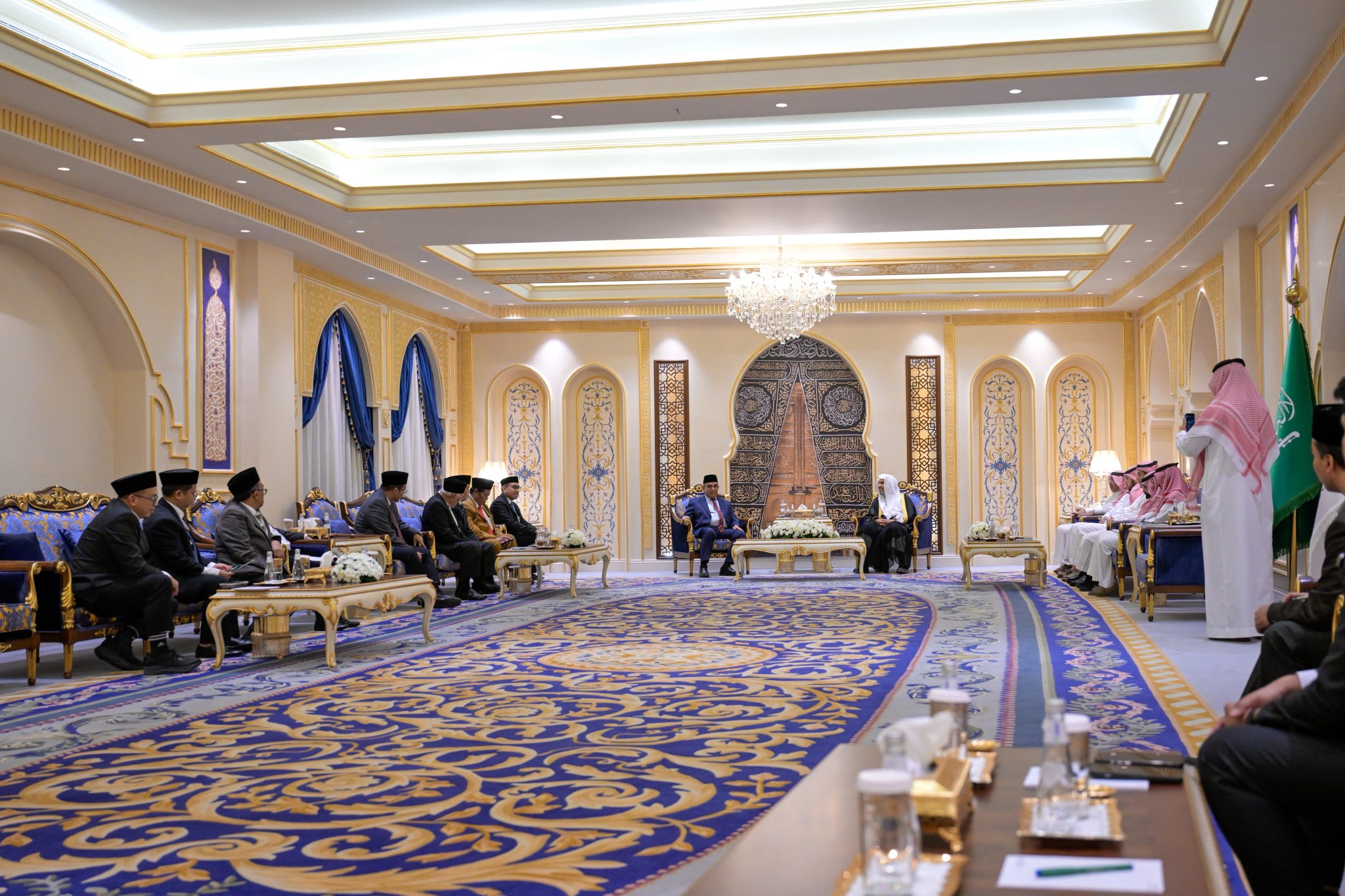 Le Secrétaire général de la Ligue islamique mondiale, cheikh Mohammed Al-Issa a reçu le Président du Conseil consultatif populaire indonésien, M. Ahmad Muzani