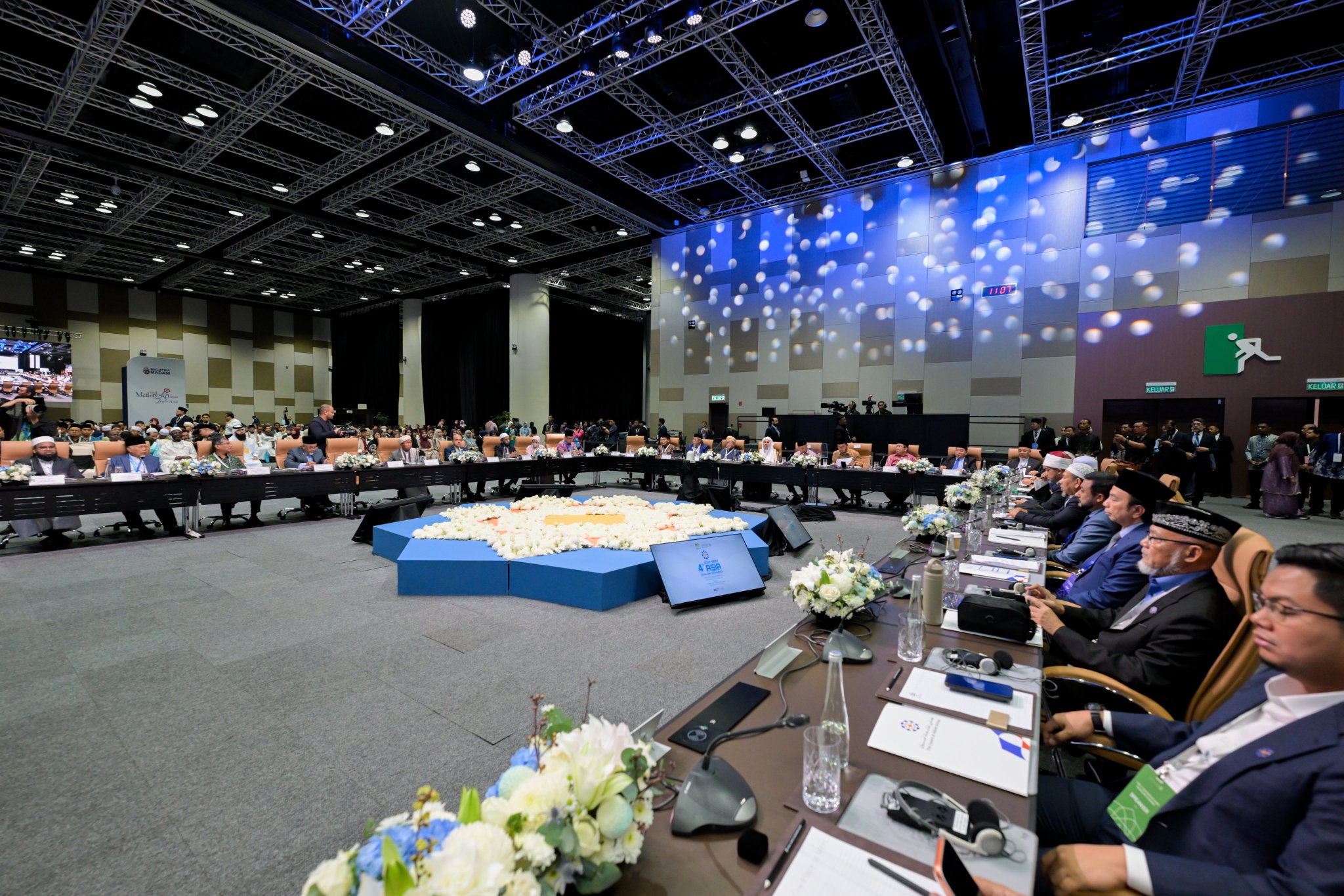 Photos from the inauguration of the Fourth Forum of the Council of ASEAN Scholars by H.E. Sheikh Dr. Mohammed Al-Issa , Secretary-General of the Muslim World League and Chairman of the Organization of Muslim Scholars