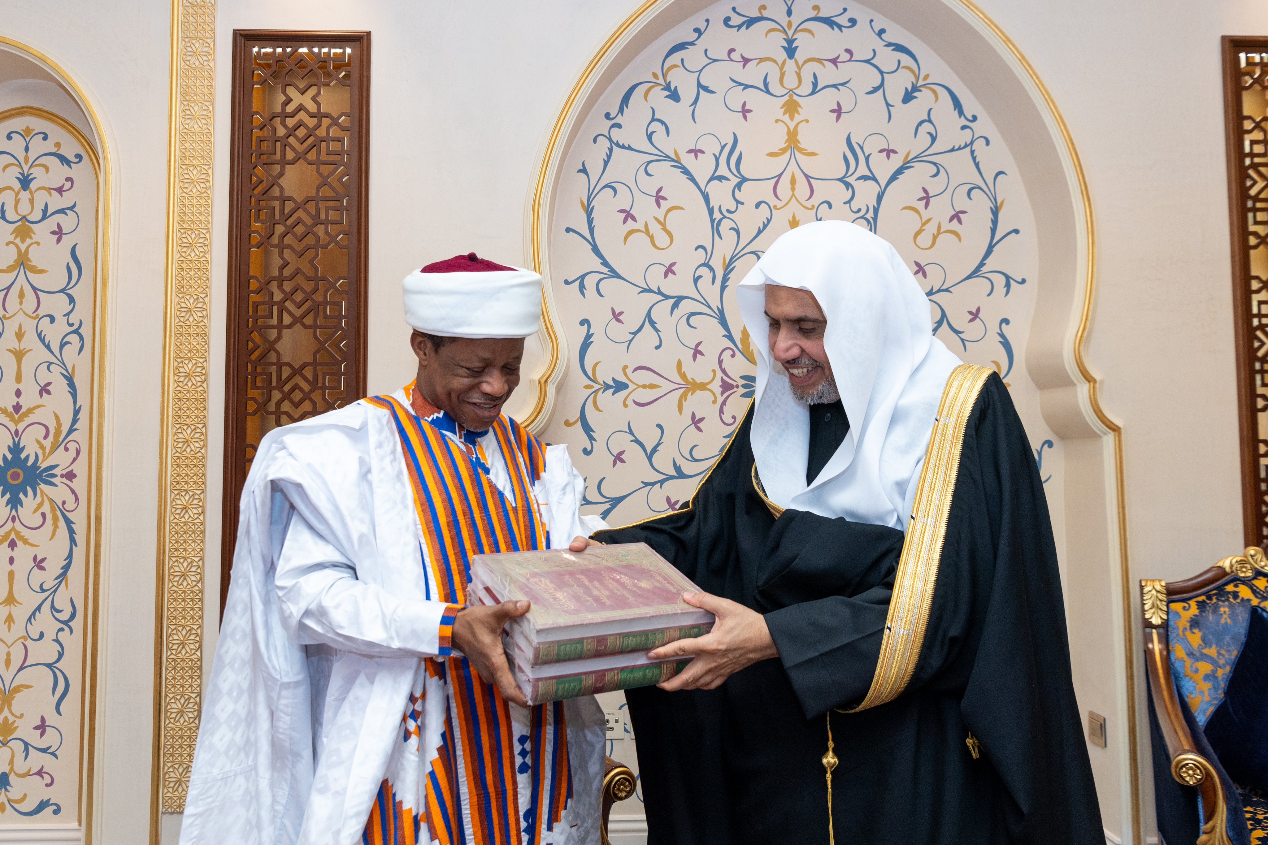 His Excellency Sheikh Dr. Mohammad Al-Issa, Secretary-General of the MWL and Chairman of the Organization of Muslim Scholars, met with Sheikh Qaribullah Nasir Kabara, leader of the Qadiriyya Order in Nigeria and West Africa