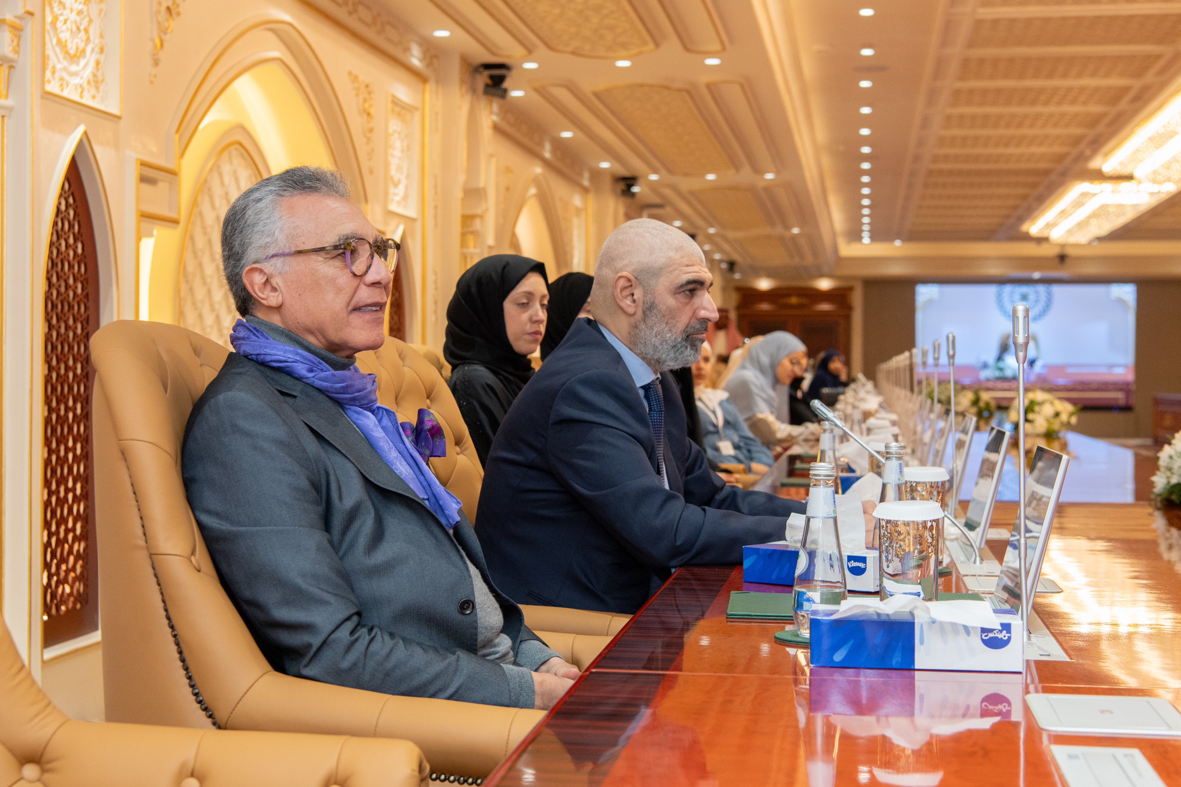 ظهر دیروز جناب دبیر کل، و رئیس انجمن علمای مسلمان، آقای دکتر شیخ محمد العیسی در مقر سازمان همبستگی در مکه مکرمه با اعضای هیئت دانشجویی اقلیت های مسلمان در دانشگاه های اروپا ملاقات کرد