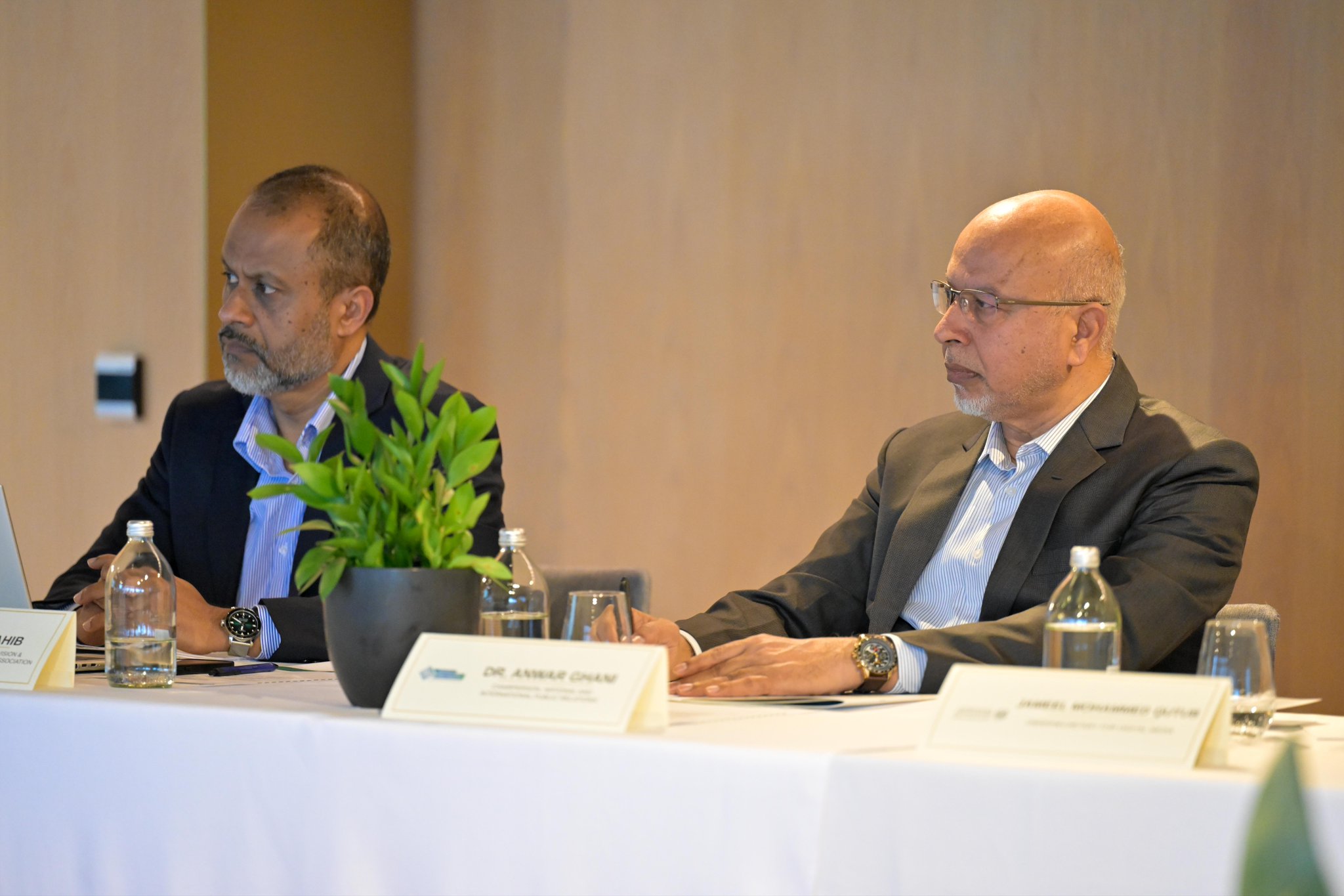 El Secretario General, el Sheij Dr. Mohammed bin Abdulkarim Al-Issa , se reunió, en su lugar de residencia en Auckland, con los principales dirigentes de la Federación de asociaciones islámicas de Nueva Zelanda