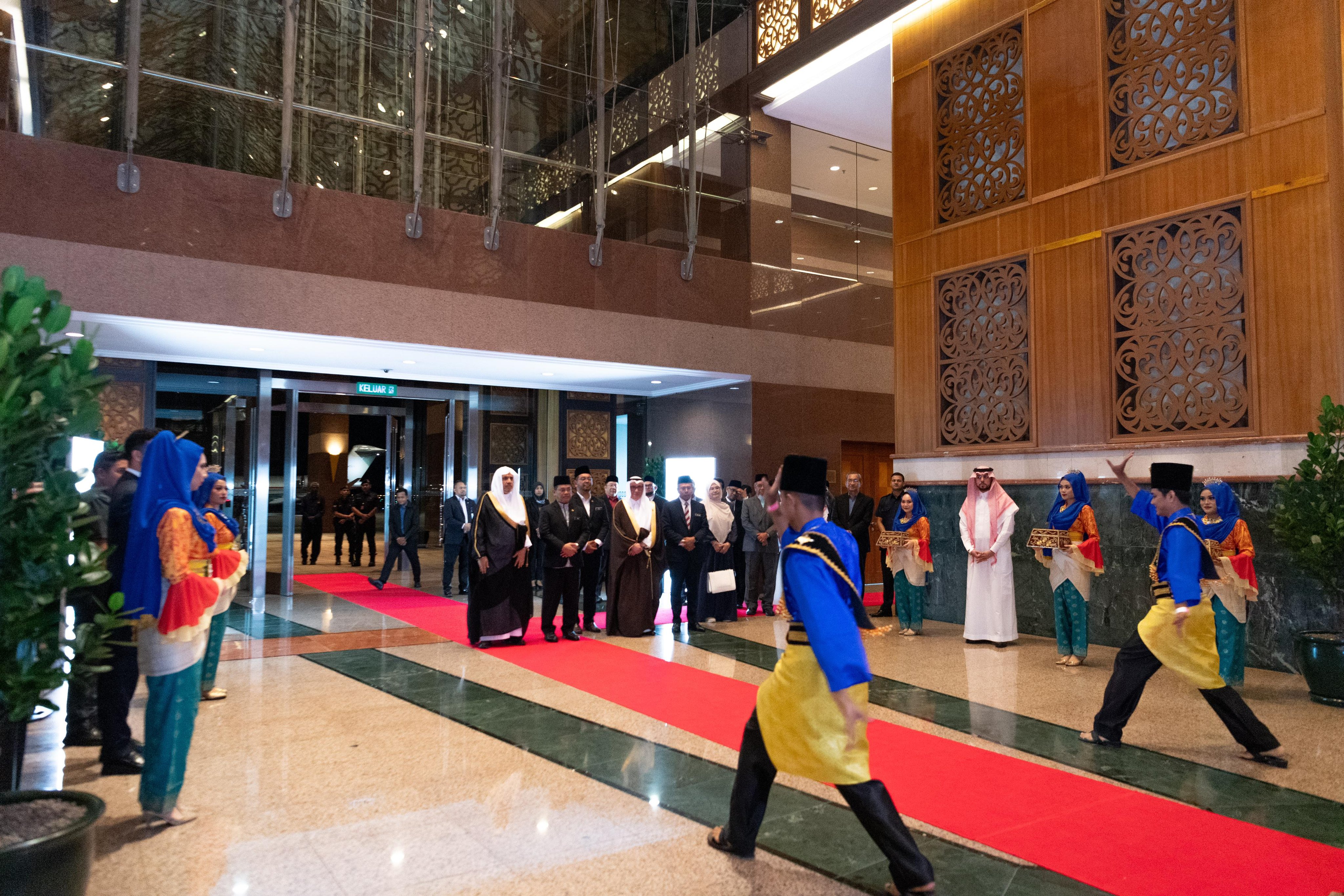 Le Premier Ministre malaisien participe à l'inauguration du Conseil des savants de l’ASEAN et à l'ouverture de la « Conférence internationale des responsables  religieux »