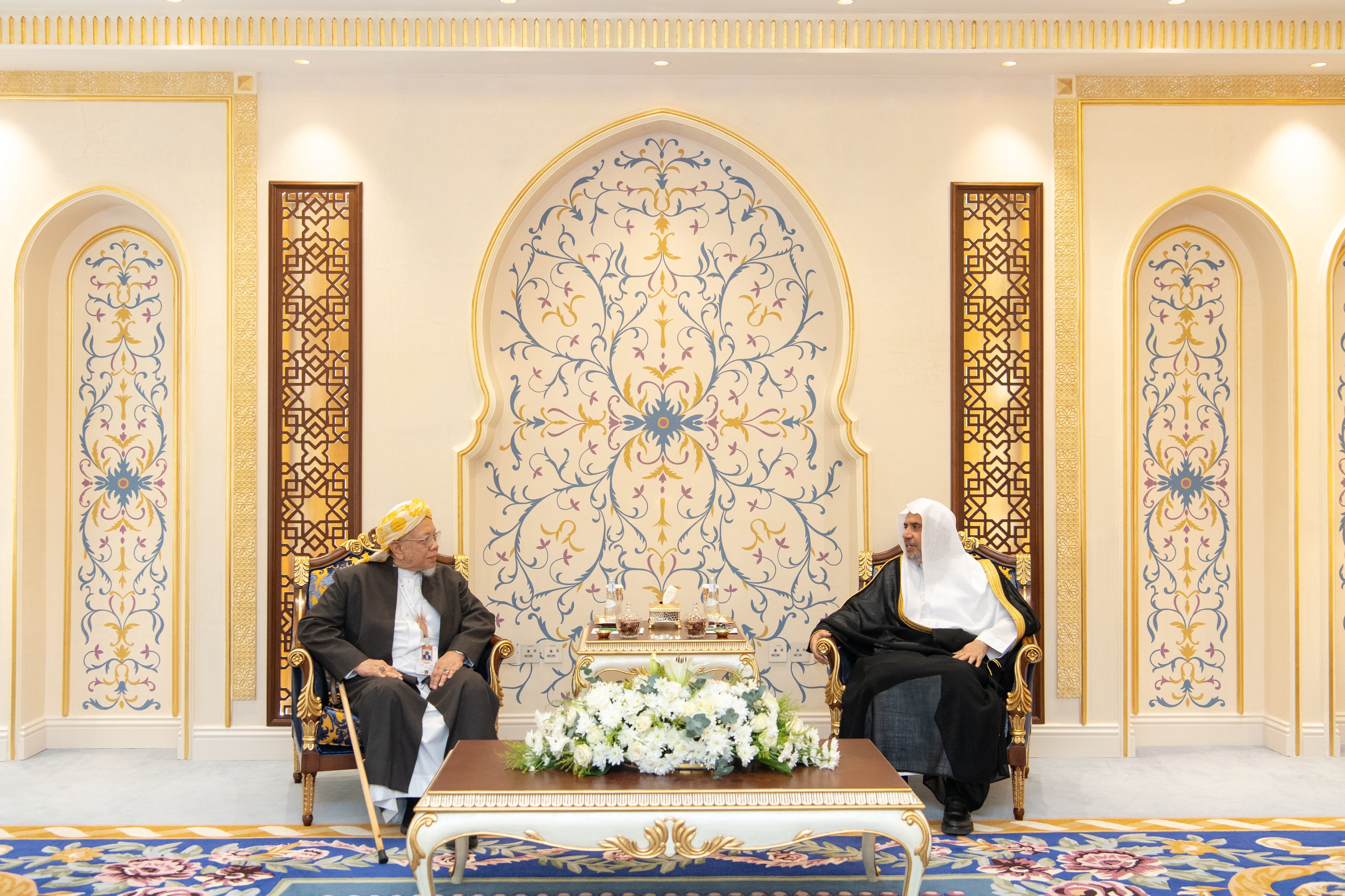 At the headquarters of the Muslim World League (MWL) in Makkah, His Excellency Sheikh Dr. Mohammed Alissa, Secretary-General of the MWL and Chairman of the Organization of Muslim Scholars, welcomed a Thai delegation led by His Eminence Sheikhul Islam Arun