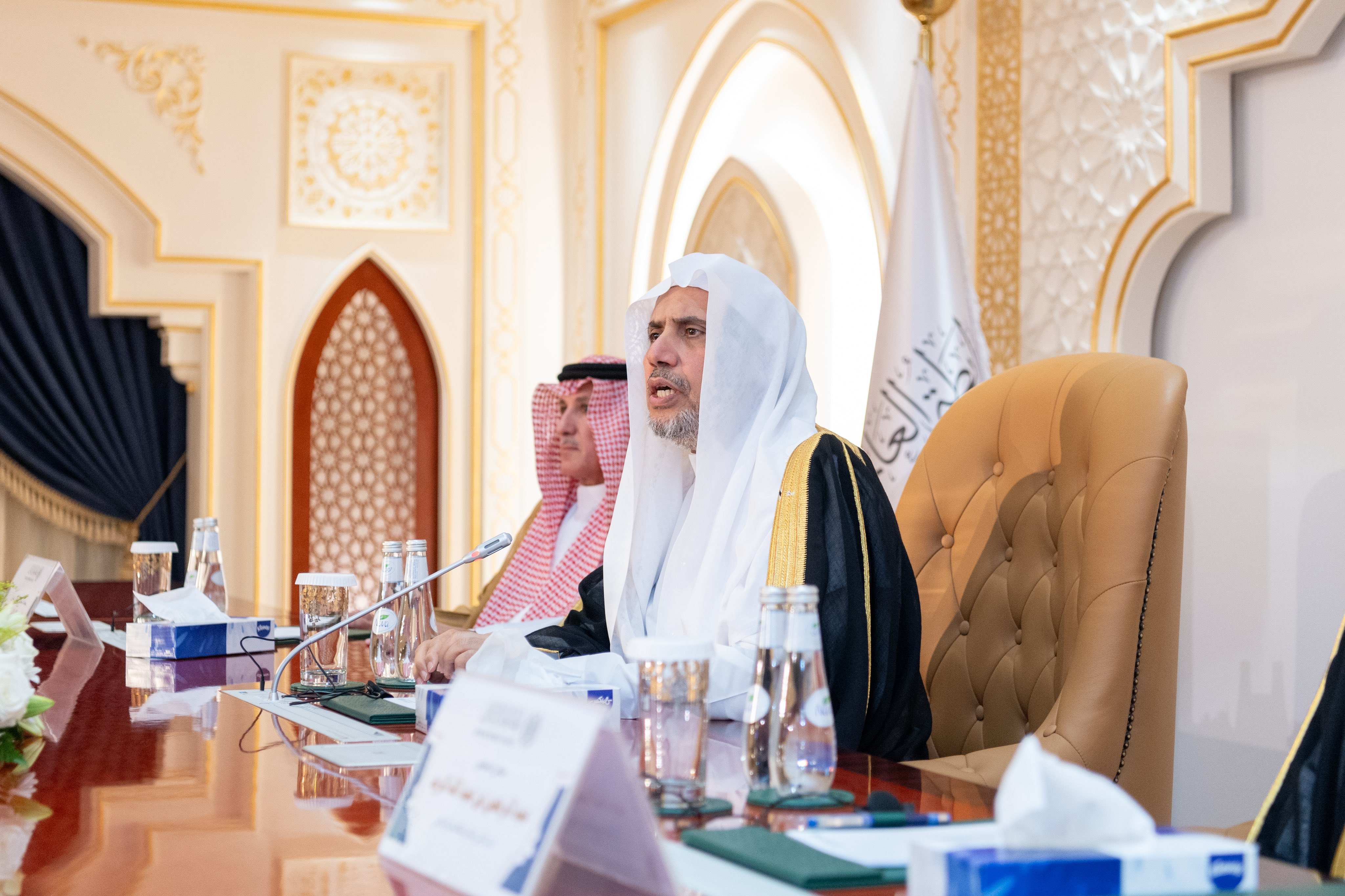 In an expanded dialogue forum with His Excellency Sheikh Dr. Mohammed Al-Issa concerning various Islamic and international issues: At the headquarters of the Muslim World League in Makkah