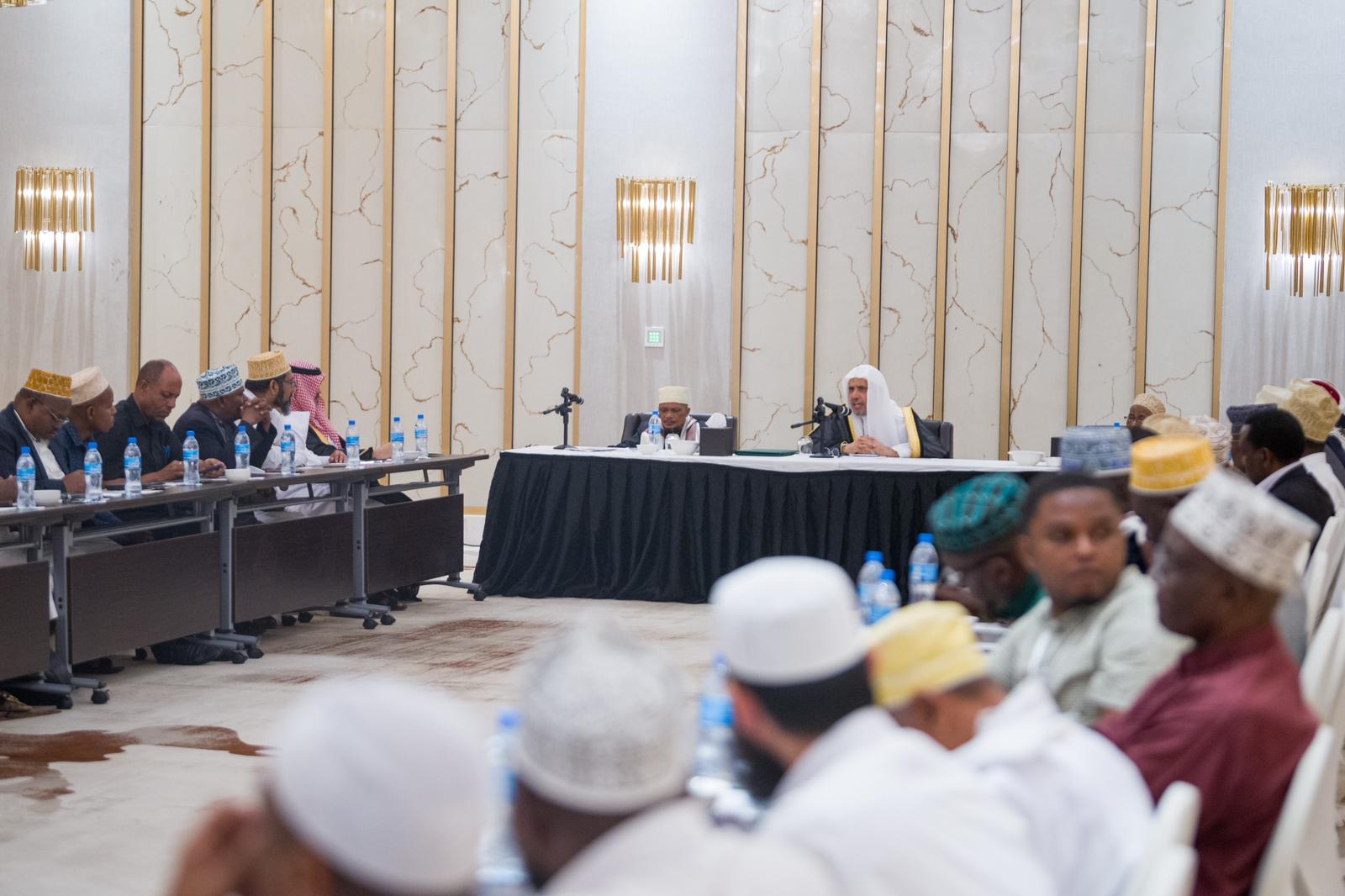 Today, the city of Dar es Salaam hosted a scholarly meeting: Members of the Council of Senior Scholars of the United Republic of Tanzania, led by His Eminence Sheikh Abubakr Zubeir, Grand Imam of Tanzania, welcomed His Excellency Sheikh Dr. Mohammed Alissa