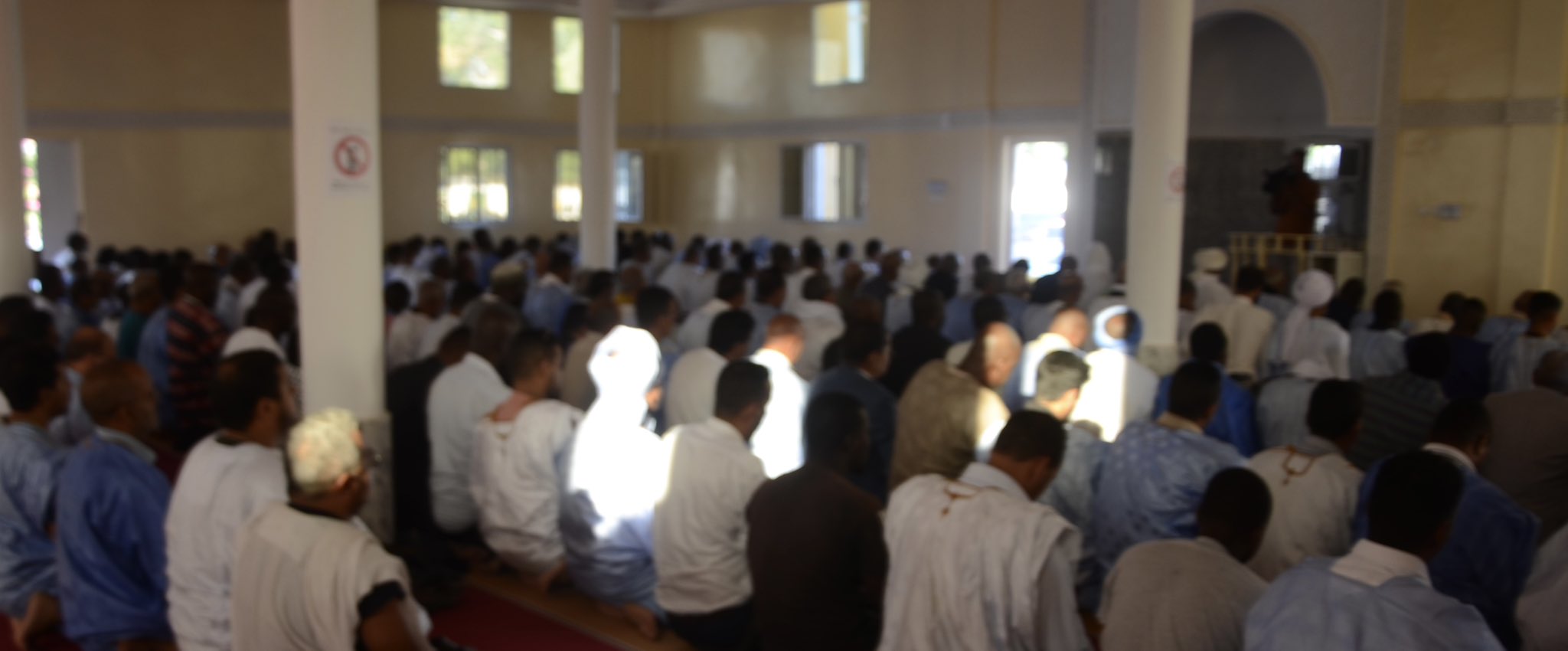 عزت مآب سیکرٹری جنرل نے ایک سال قبل اس مسجد کا سنگِ بنیاد رکھا تھا، جس میں مختلف سہولیات شامل ہیں۔ الحمدللہ، آج نواکشوط میں رابطہ عالم اسلامی کی جامع مسجد کا ”وزارتی اور علمی شخصیات کی موجودگی“ میں باقاعدہ افتتاح کیا گیا