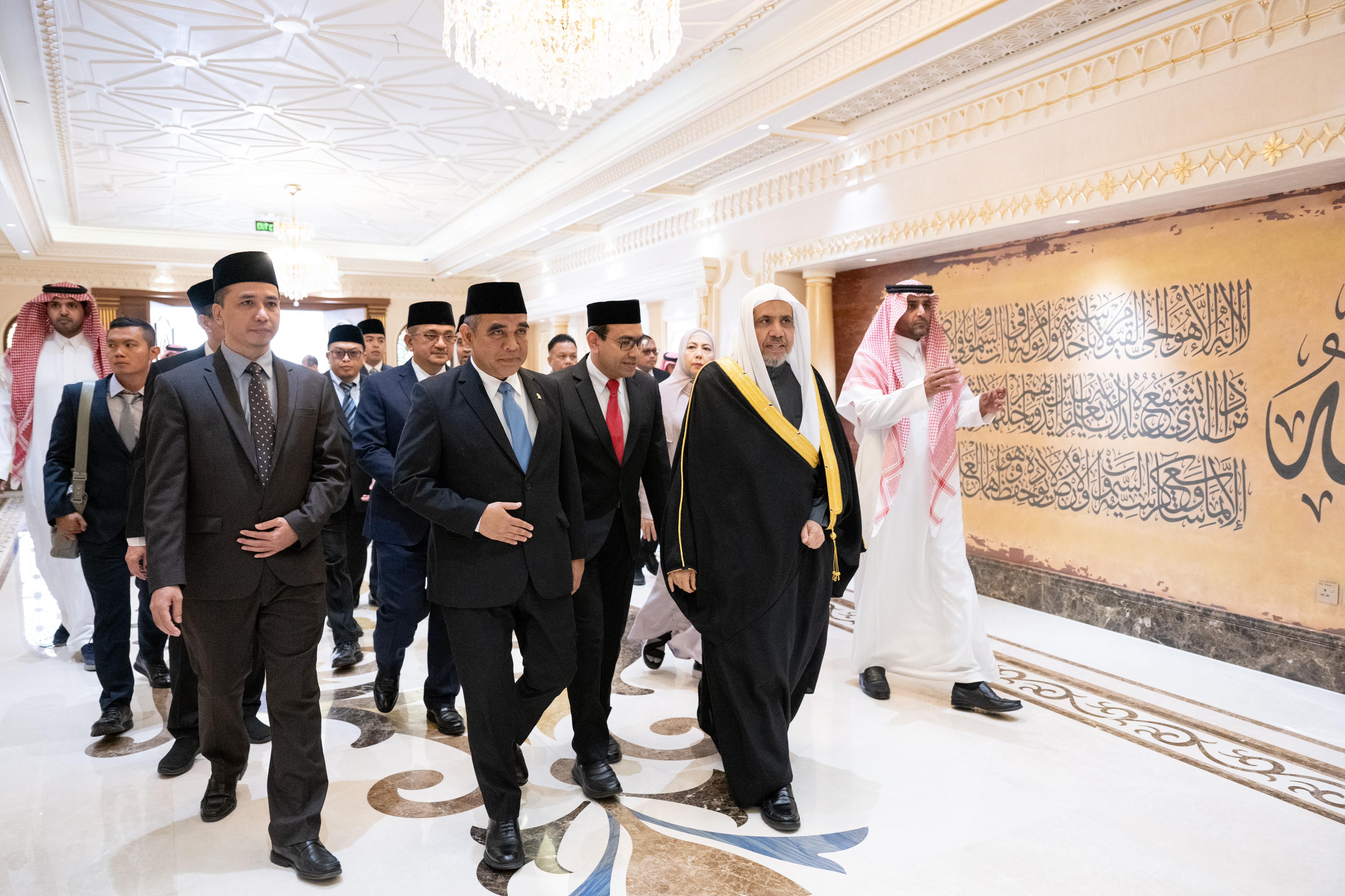 His Excellency Mr. Ahmad Muzani, Speaker of the People's Consultative Assembly and Secretary-General of the Great Indonesia Movement Party, visited the headquarters of the Muslim World League (MWL) in Makkah