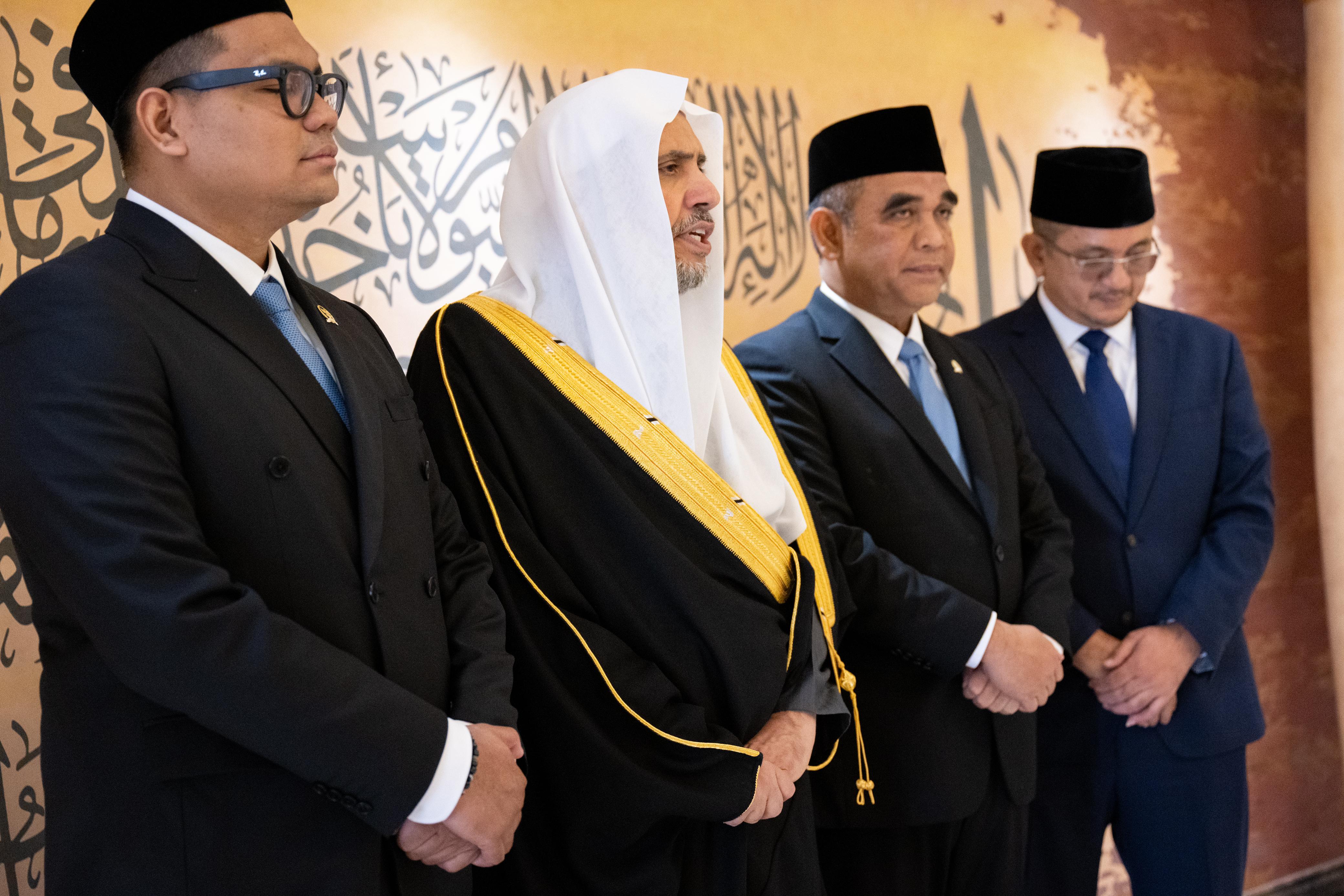 His Excellency Mr. Ahmad Muzani, Speaker of the People's Consultative Assembly and Secretary-General of the Great Indonesia Movement Party, visited the headquarters of the Muslim World League (MWL) in Makkah