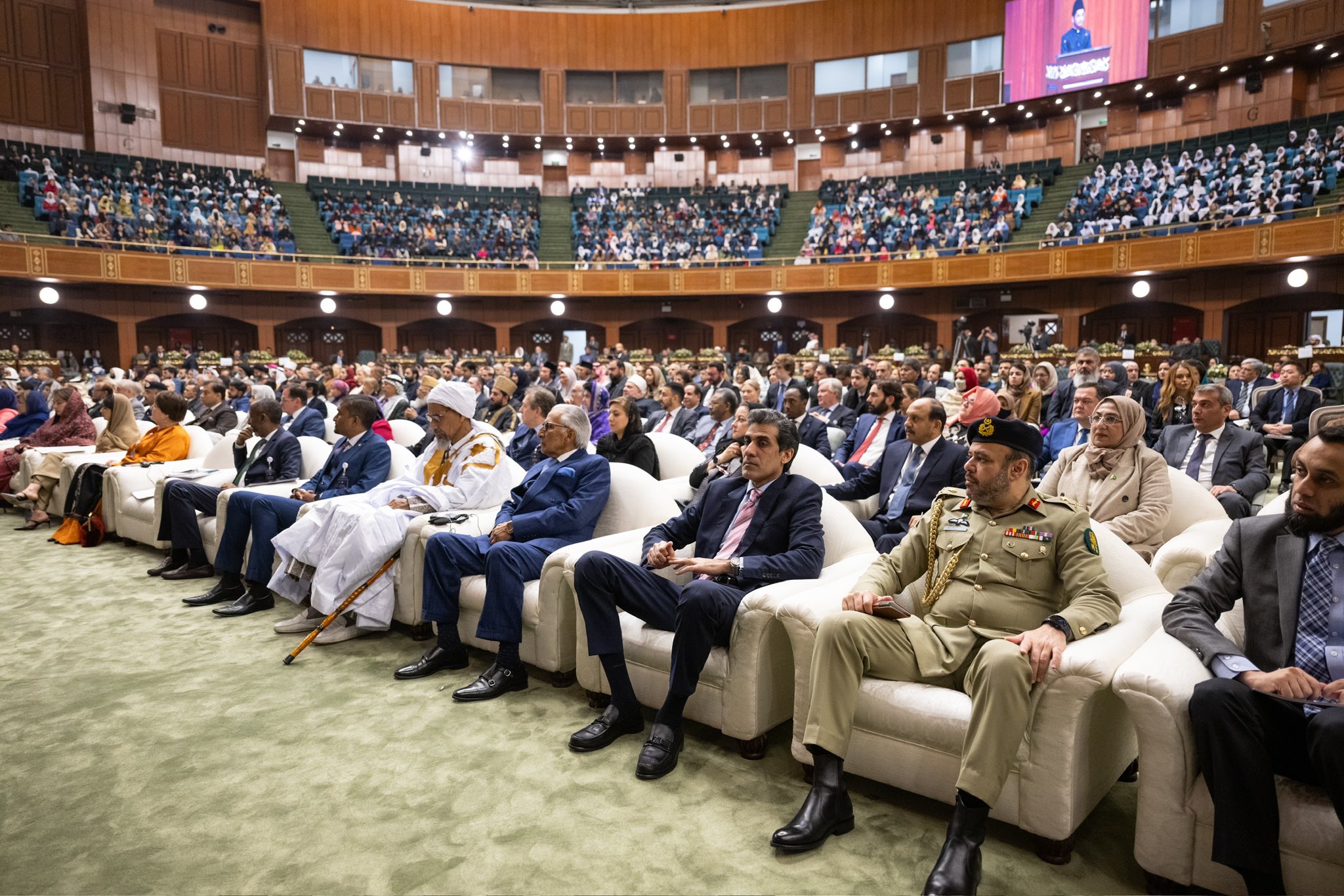 Le Secrétaire général, Président de l’Organisation des savants musulmans, cheikh Mohammed Al-Issa lors du lancement de la conférence EducationDesFilles dans les sociétés musulmanes depuis la capitale pakistanaise, Islamabad :