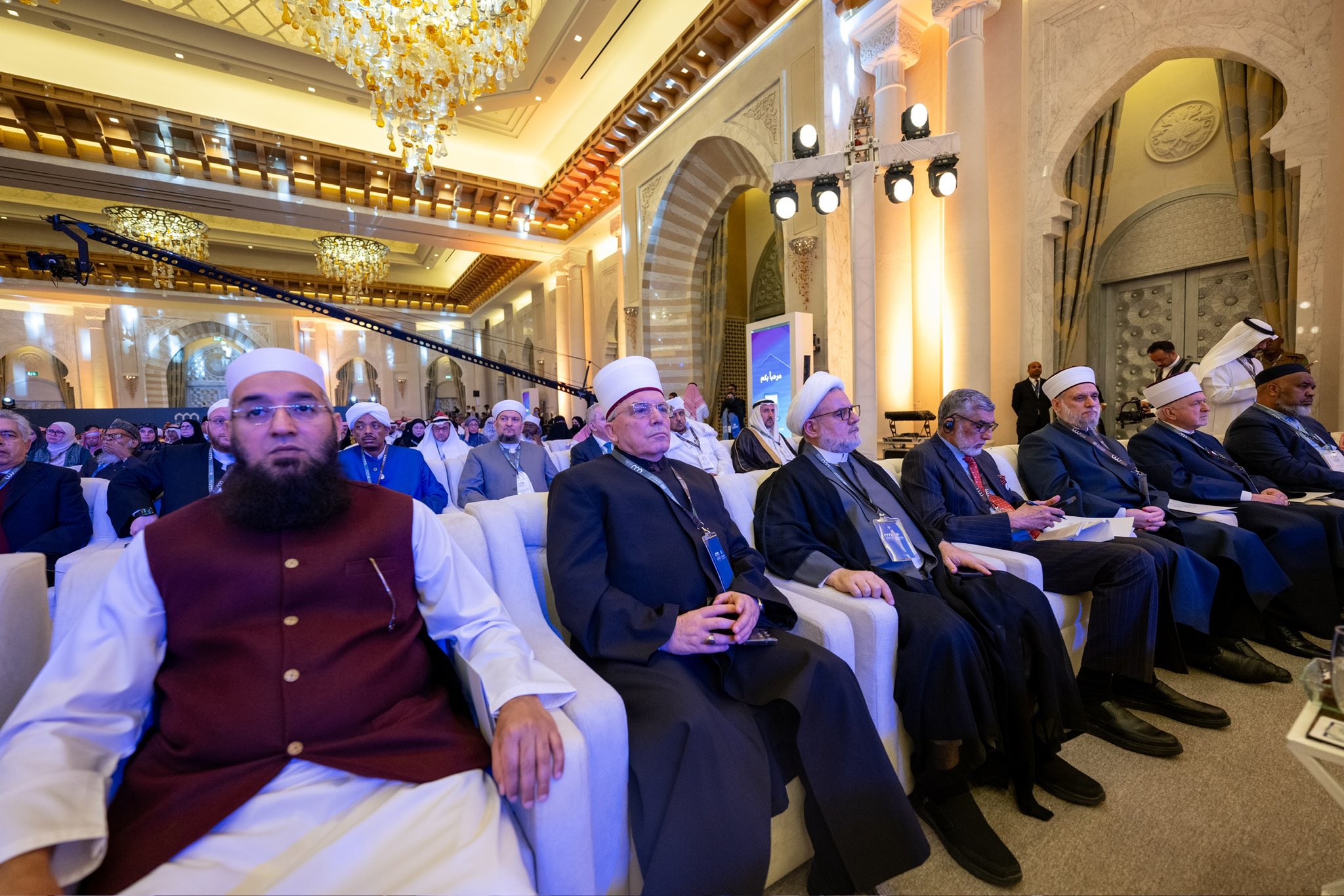 le Secrétaire général, Président de l’Organisation des savants musulmans, cheikh Mohammed Al-Issa , lors de la cérémonie d’ouverture de la Conférence ConstruireDesPontsEntreLesÉcoles
