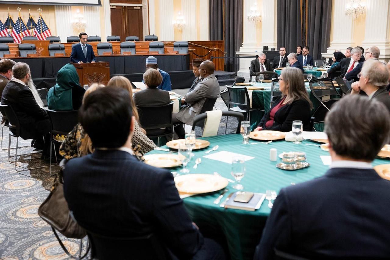 Attended by lawmakers, White House officials, and leaders of the Muslim community, the Muslim World League brings together representatives of faiths and policymakers for the first-ever Ramadan Iftar in the U.S. Congress.