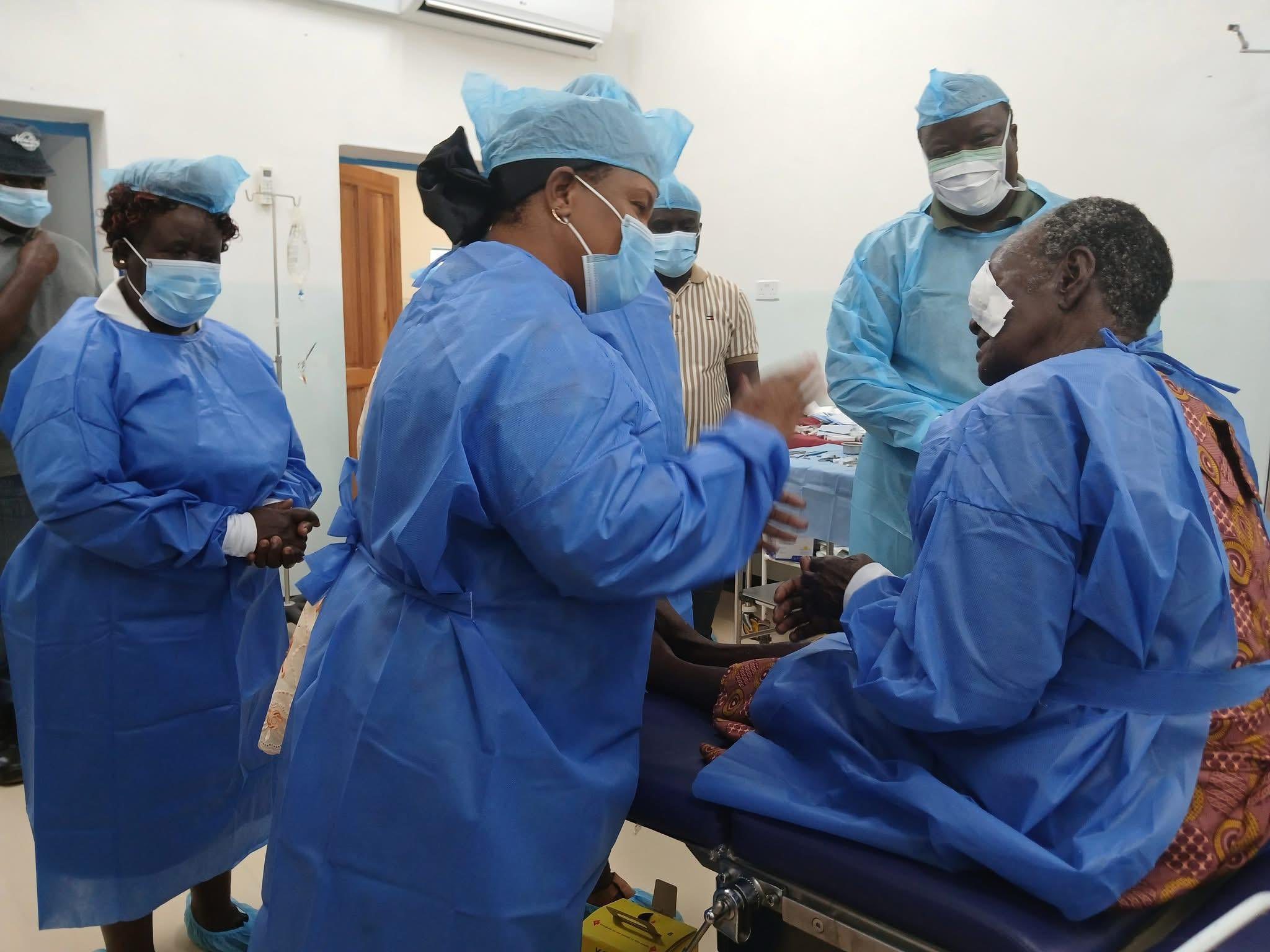 This time, the light shines in Zimbabwe, reaching the most vulnerable. Here are scenes from the Blindness Prevention Project, implemented by the Muslim World League in Africa, in partnership with governmental and civil society institutions.