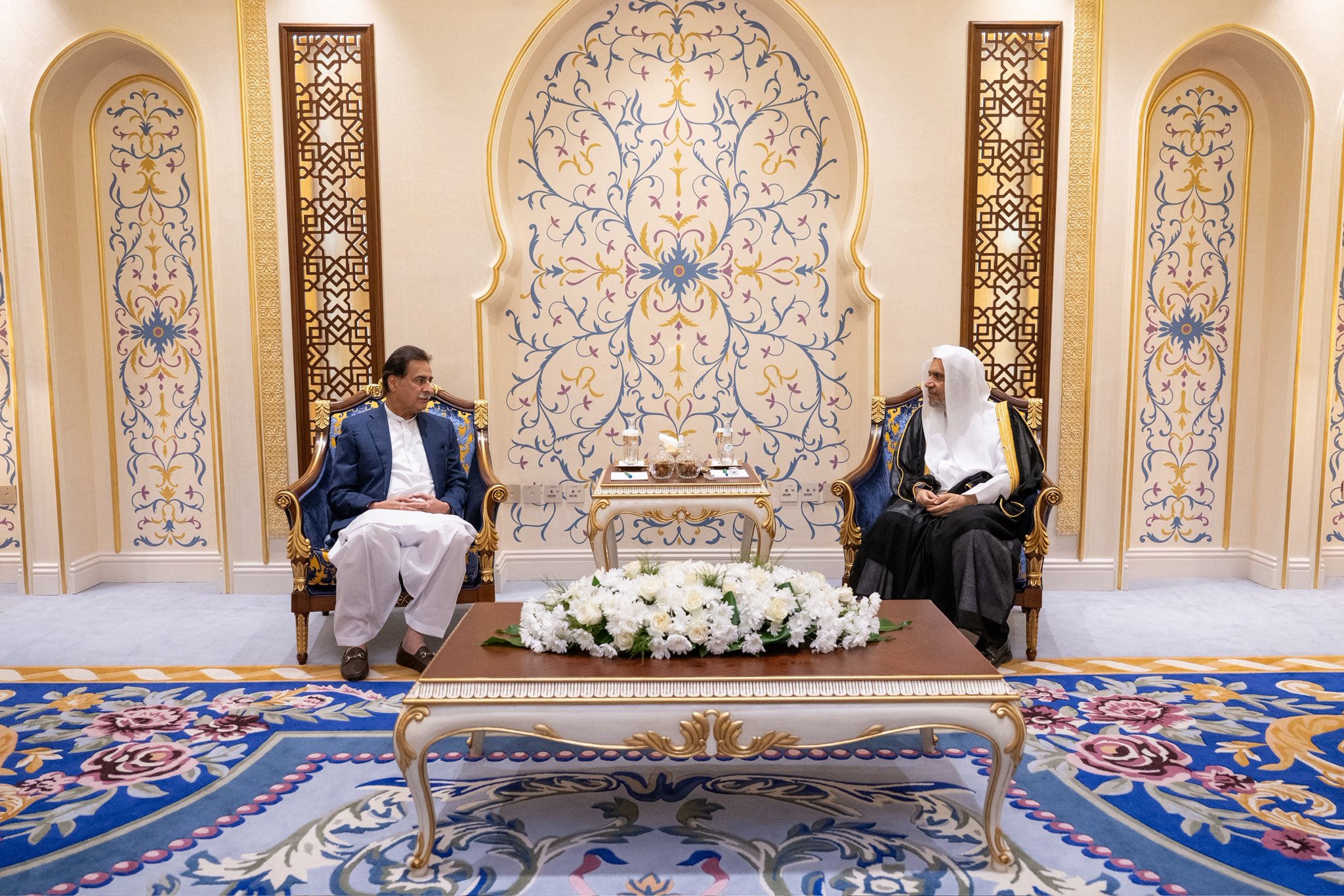 Yang Mulia Sekretaris Jenderal LMD, Ketua Organisasi Ulama Muslim, Syekh Dr. Mohammed Alissa, menerima kunjungan Yang Mulia Ketua Parlemen Pakistan, Tuan Sardar Ayaz Sadiq.