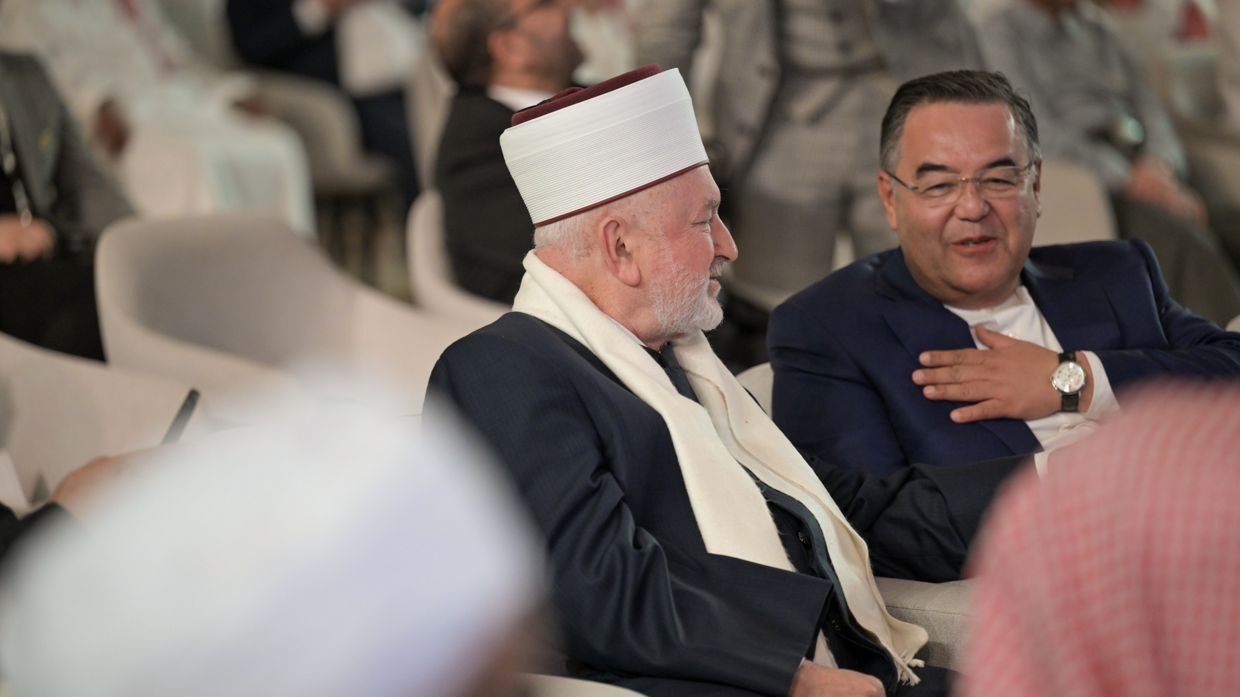 Sebuah inisiatif yang unik dengan keragaman, inklusivitas, serta di bawah naungan legitimasi syariah internasional yang menyeluruh — merupakan yang pertama di dunia dalam konteks Islam digital: Aplikasi “Minhaj”