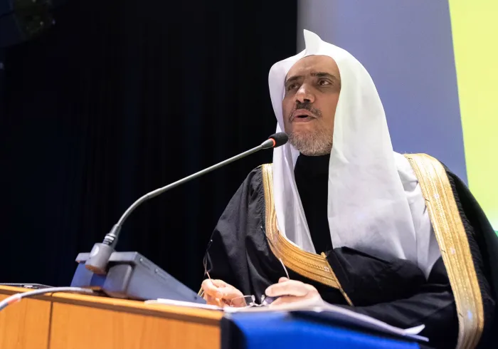 La Ligue Islamique Mondiale a organisé divers colloques en Scandinavie dont le premier à Copenhague «L’identité nationale et la sécurité idéologique» avec la participation d’acteurs religieux politiques médiatiques et diplomatiques au Danemark.