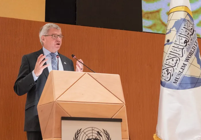 L’ancien Premier ministre de Norvège lors de la session sur «La déclaration de Genève» organisé par la LIM au NU:«Le discours qui qualifie les musulmans d’ennemis de l’Europe est navrant ;la plupart des actes terroristes ont été commis par l’extrême droite ou gauche».