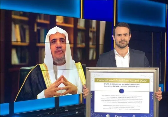 "Nous combattrons l'antisémitisme aux côtés de nos frères juifs, main dans la main", a déclaré Mohammad Alissa. Le Mouvement de lutte contre l'antisémitisme et la Fédération séfarade américaine ont décerné le Prix de la lutte contre l'antisémitisme au SG de la LIM.