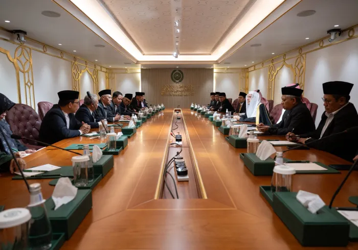 استقبل معالي الأمين العام، رئيس هيئة علماء المسلمين، الشيخ د.⁧‫محمد العيسى‬⁩ ⁦‪‬⁩، وفدَ الرئاسة المركزية للجمعية المحمدية في جمهورية إندونيسيا، برئاسة فضيلة الرئيس العام للجمعية، الشيخ الدكتور حيدر ناصر